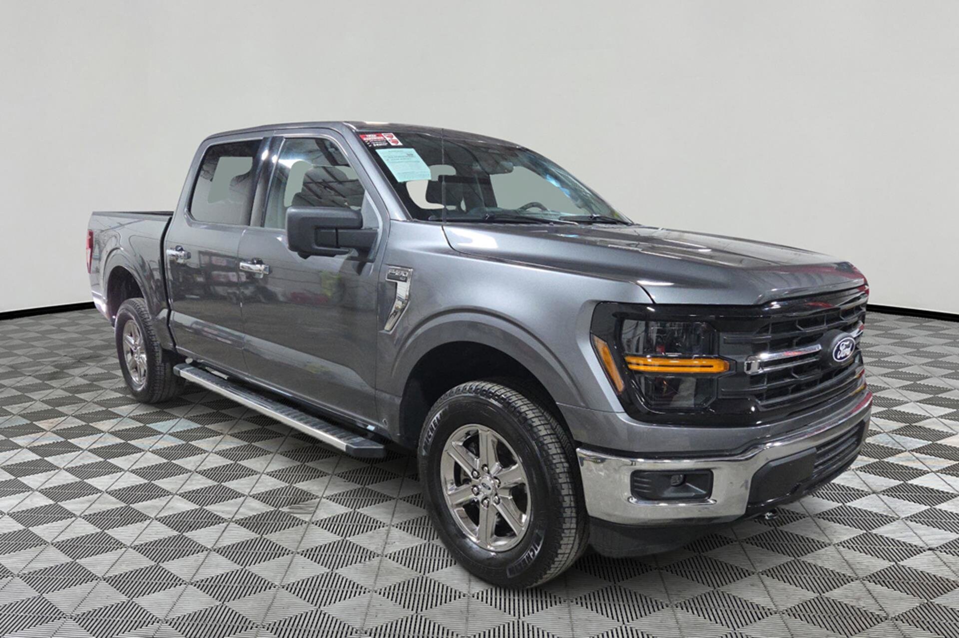 2024 Ford F-150 XLT photo 3