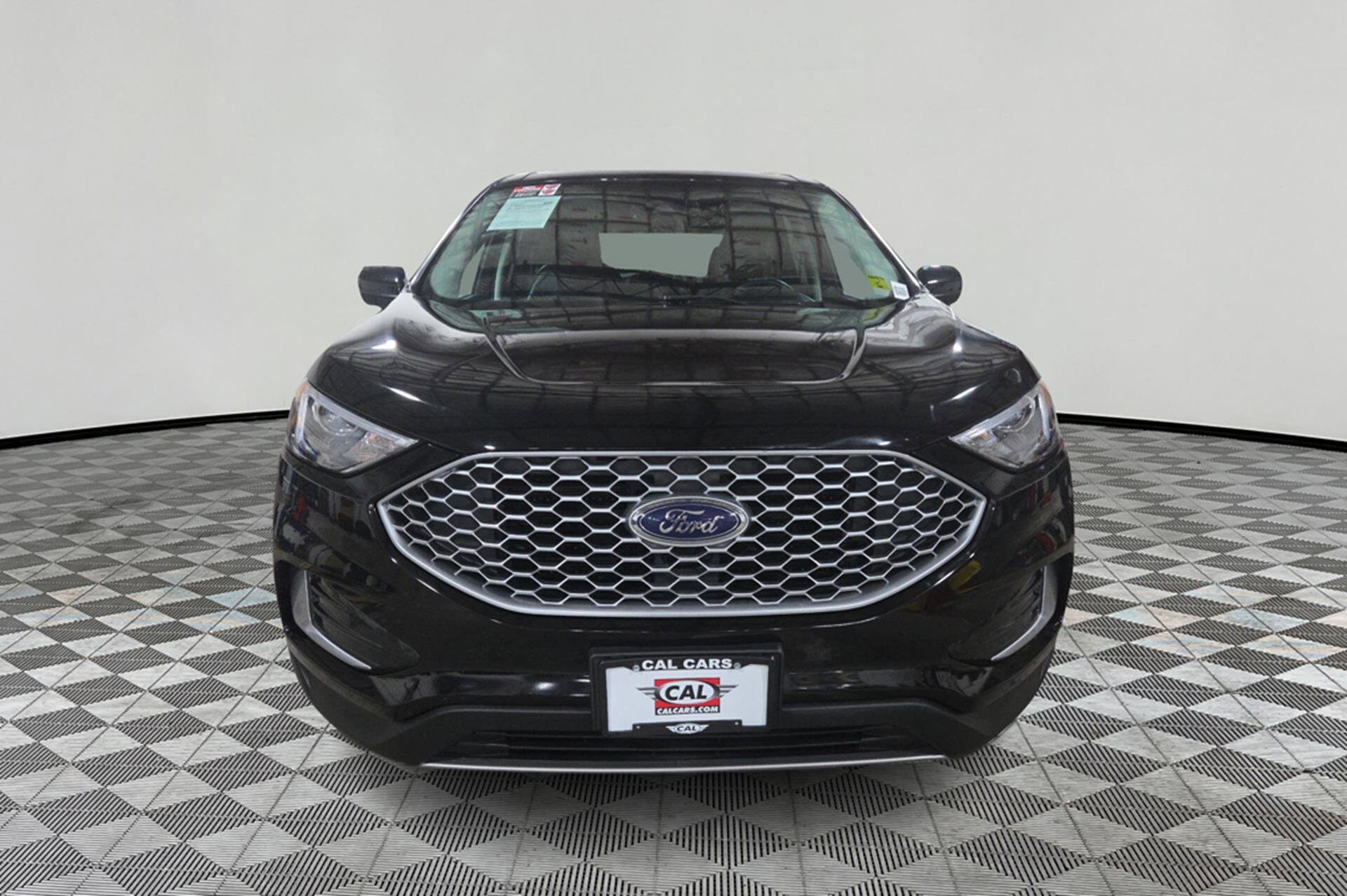 2024 Ford Edge SEL photo 2