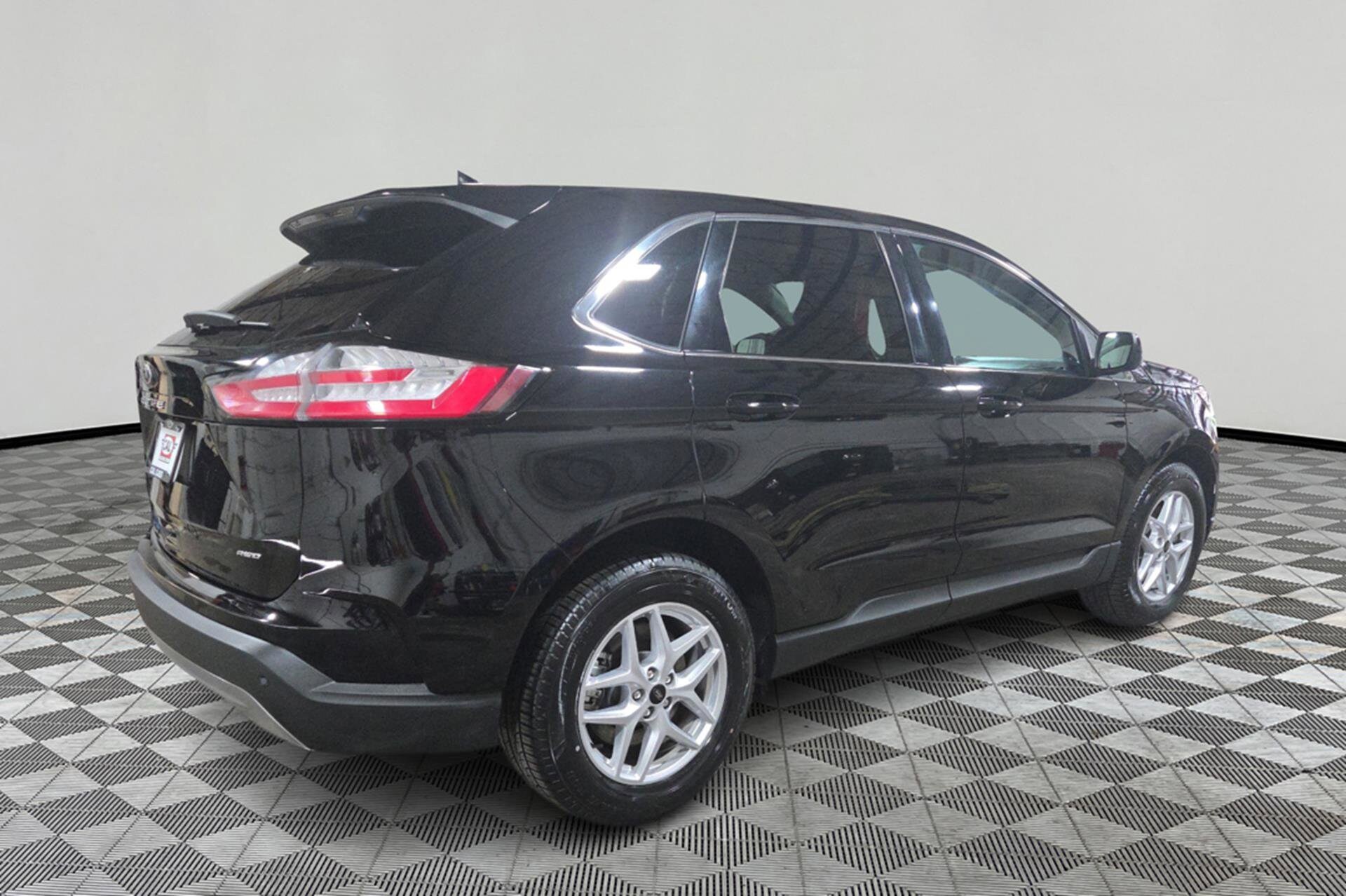 2024 Ford Edge SEL photo 4