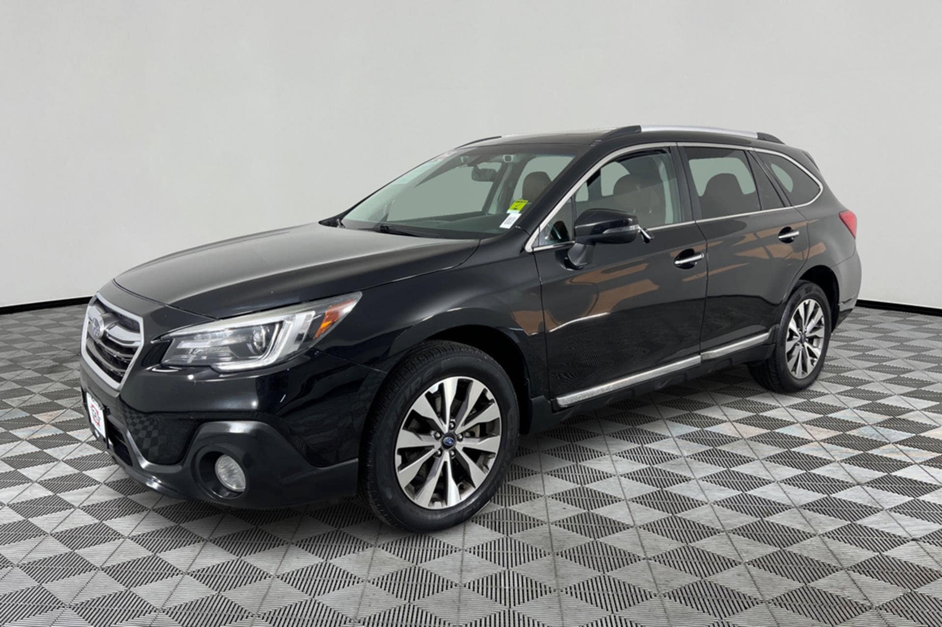 2019 Subaru Outback Touring's photo