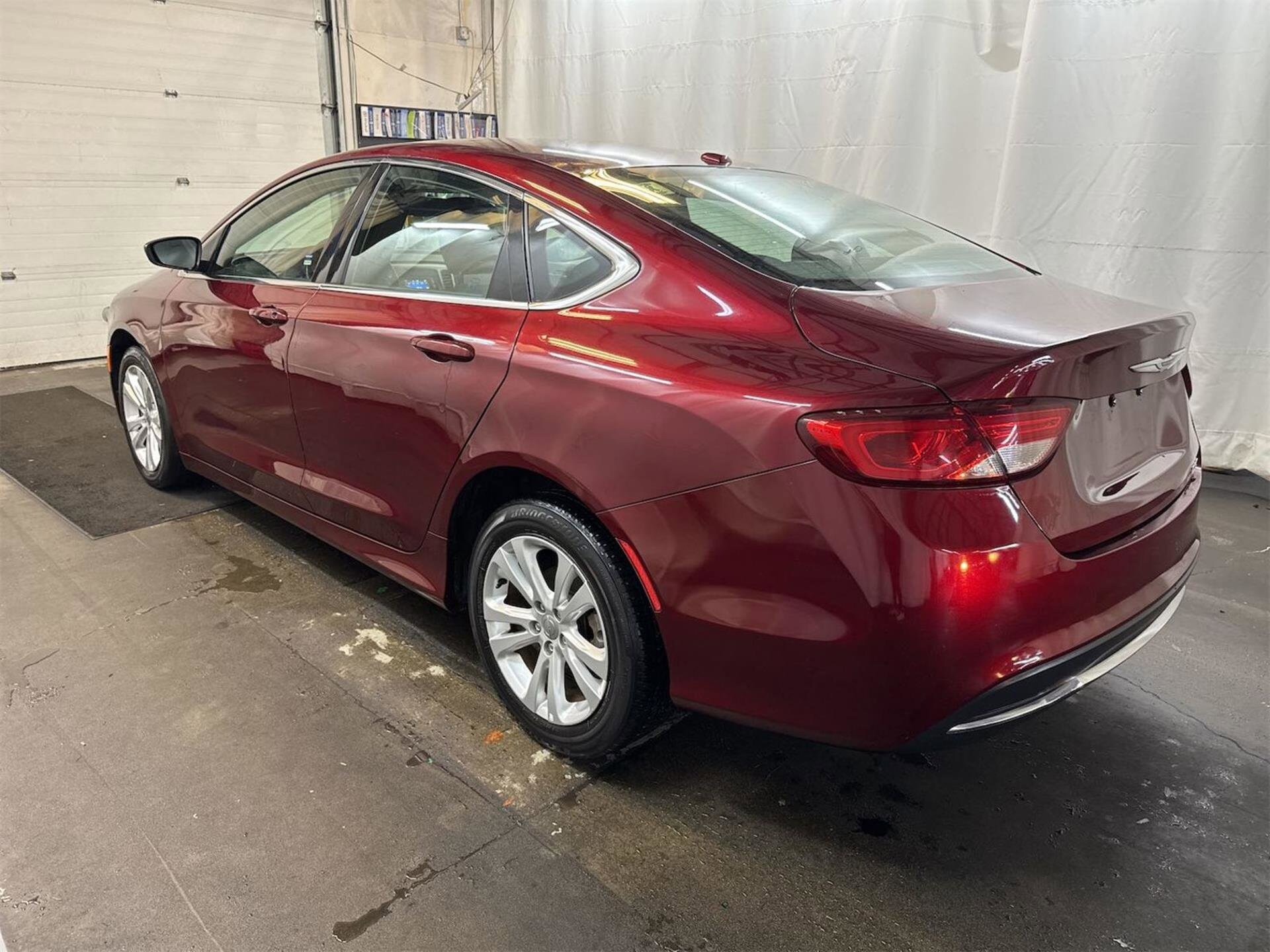 2015 Chrysler 200 Limited photo 4