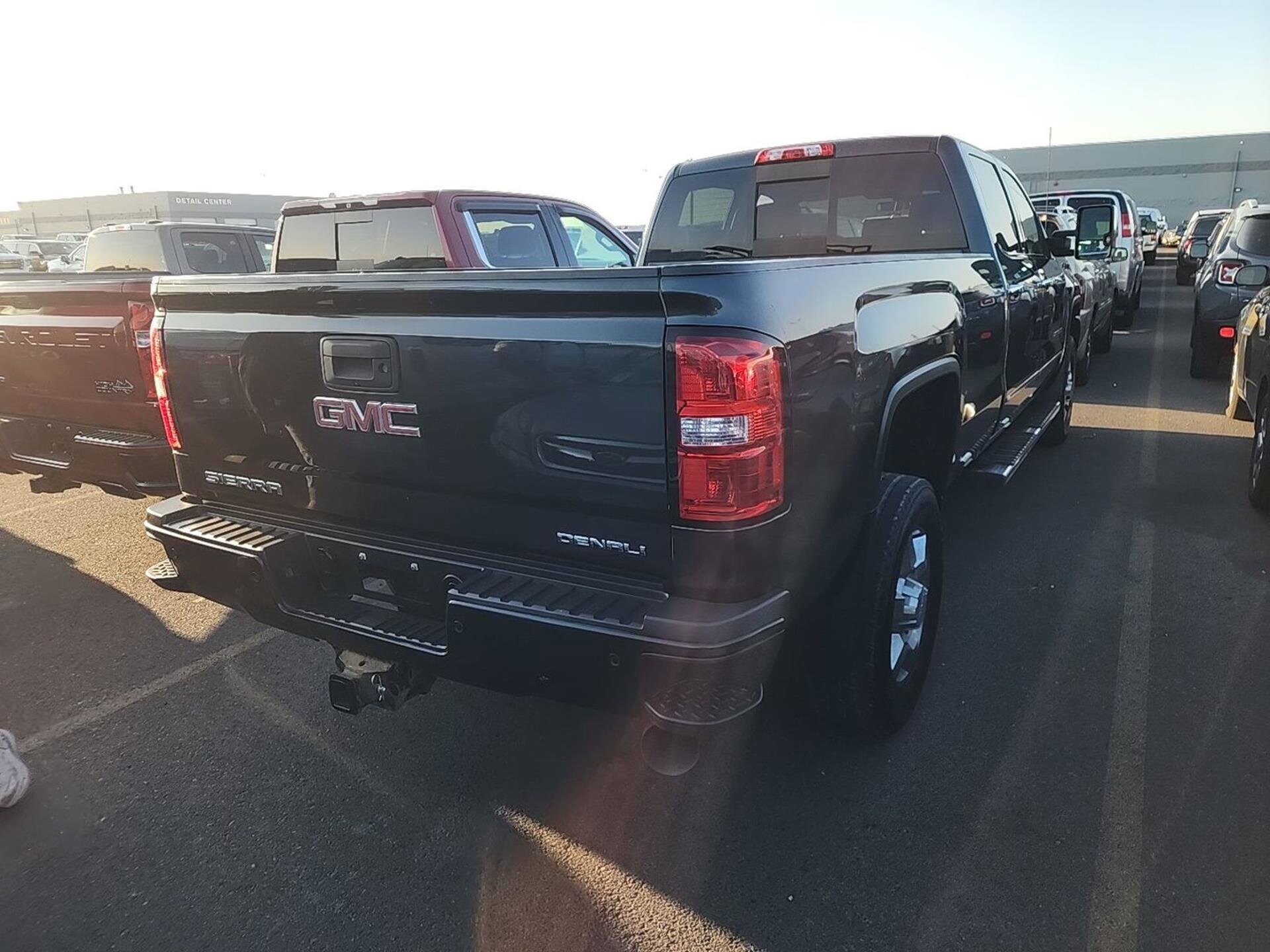 2017 Gmc Sierra Denali photo 3