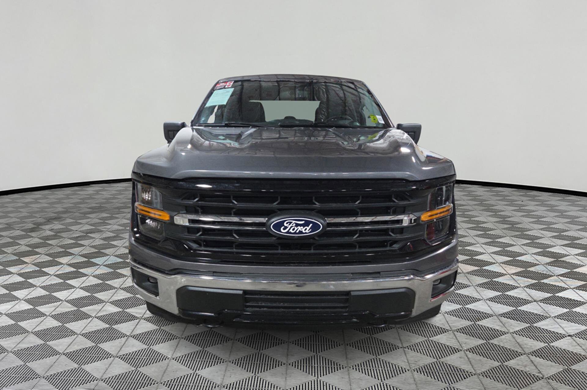 2024 Ford F-150 XLT photo 2