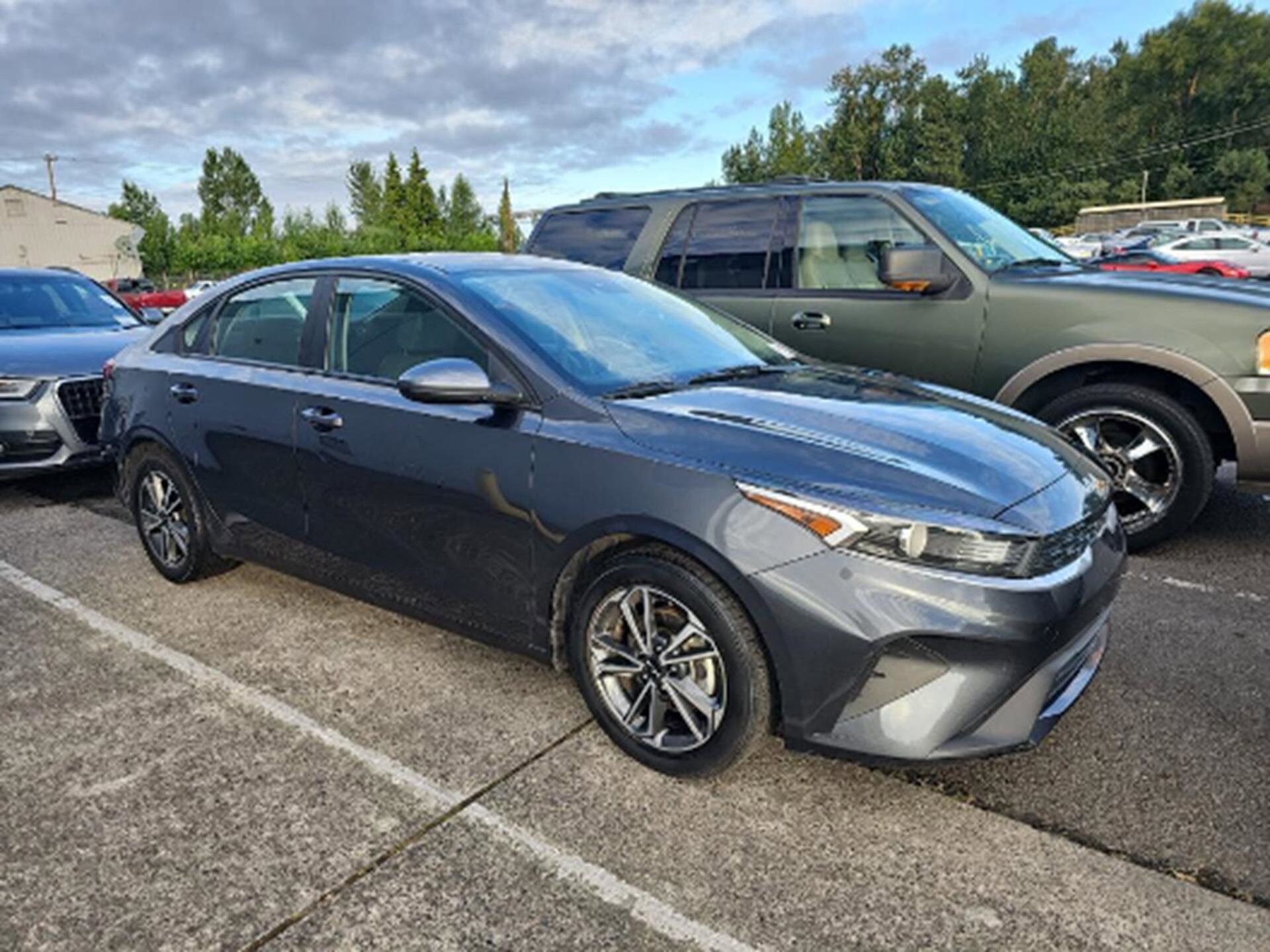 2022 Kia Forte LXS photo 3
