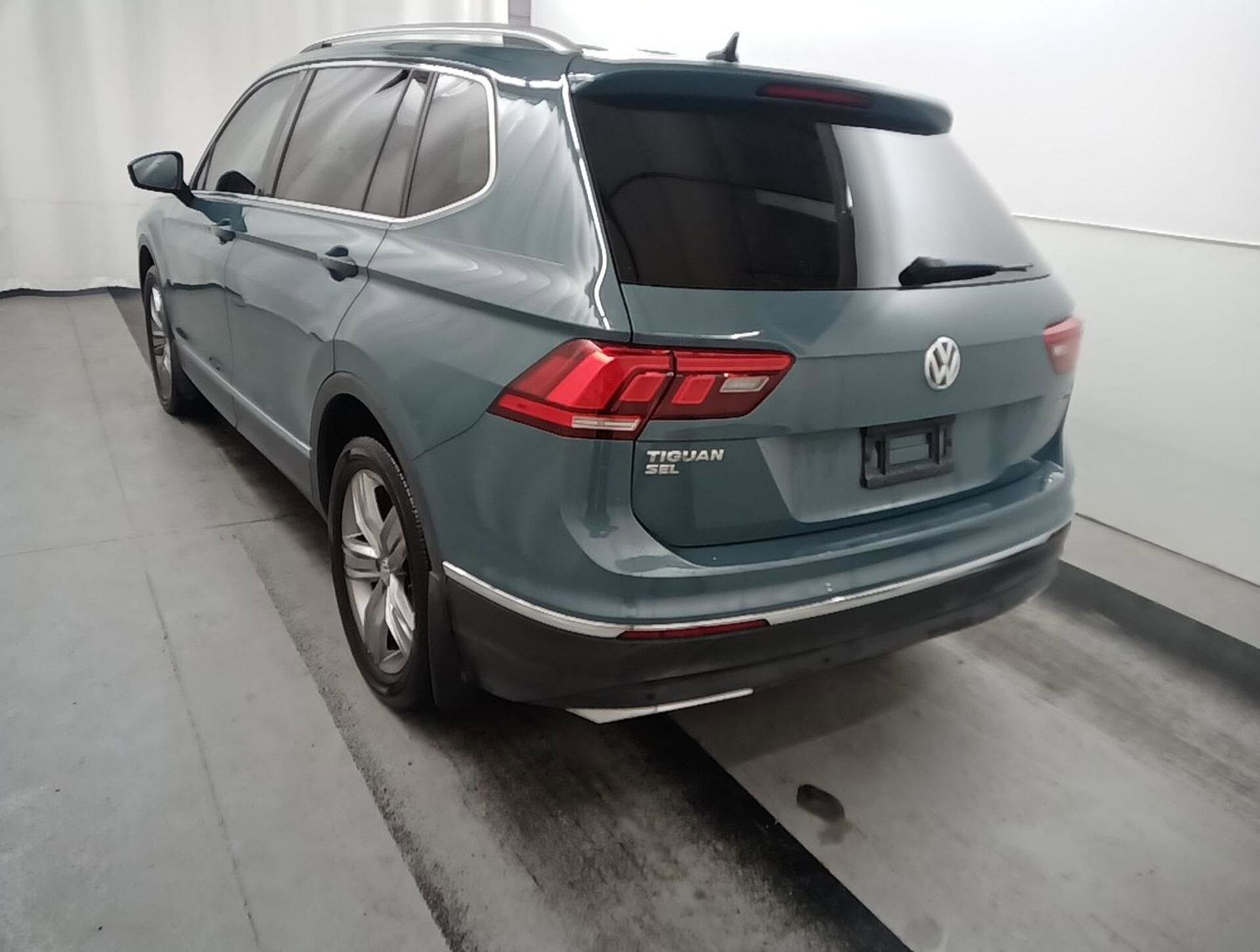 2019 Volkswagen Tiguan SEL Premium photo 4