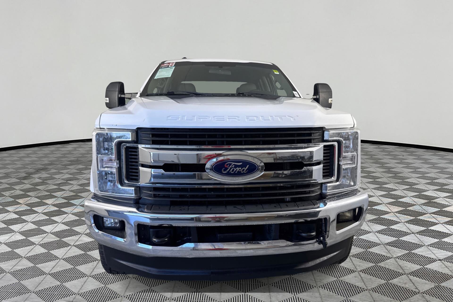 2019 Ford F-250 XLT photo 2