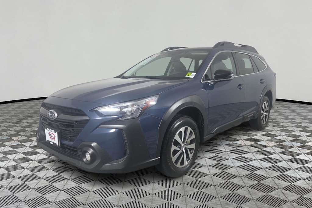 Used 2023 Subaru Outback Premium SUV