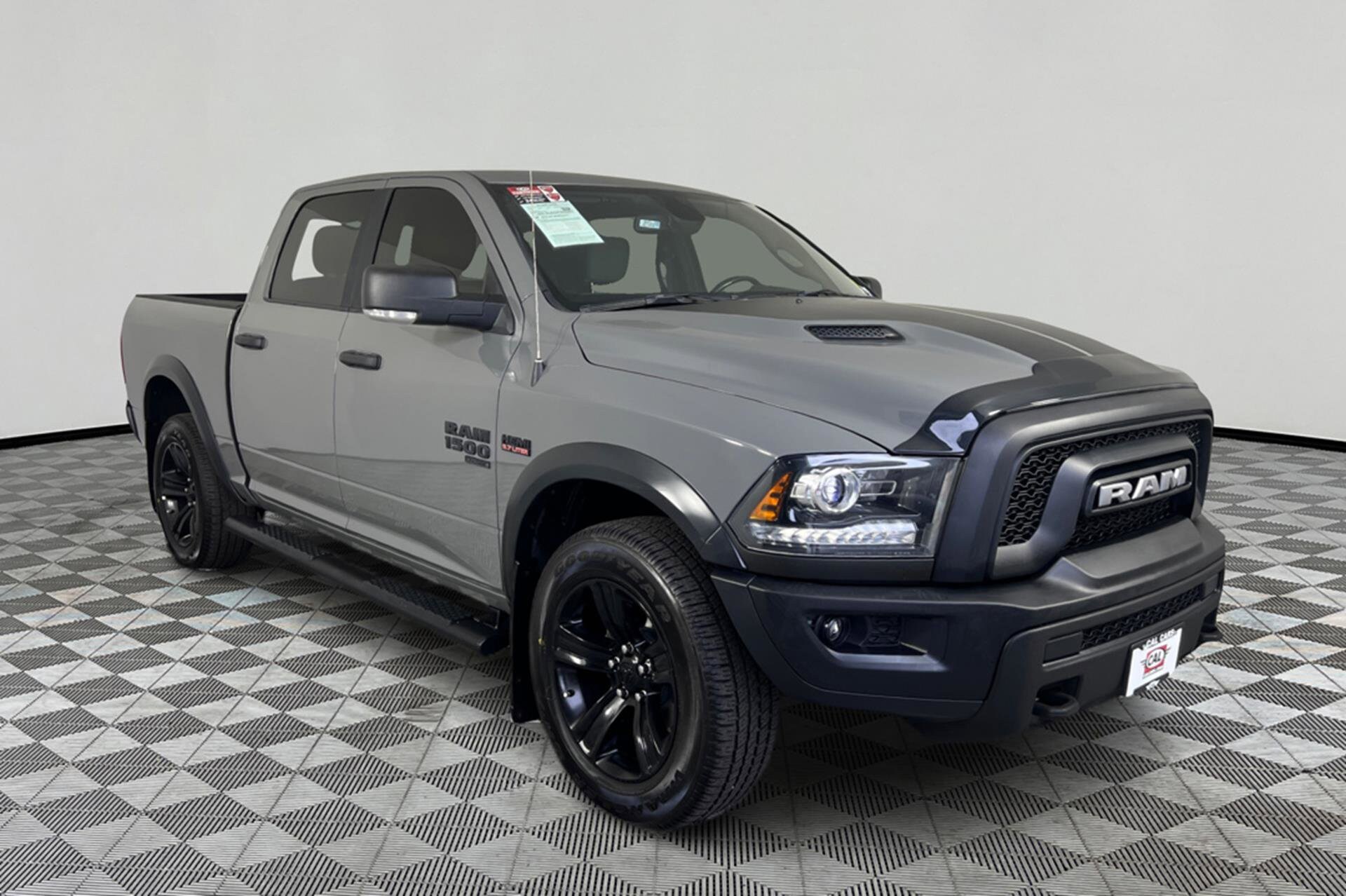 2022 Ram 1500 Classic SLT photo 3