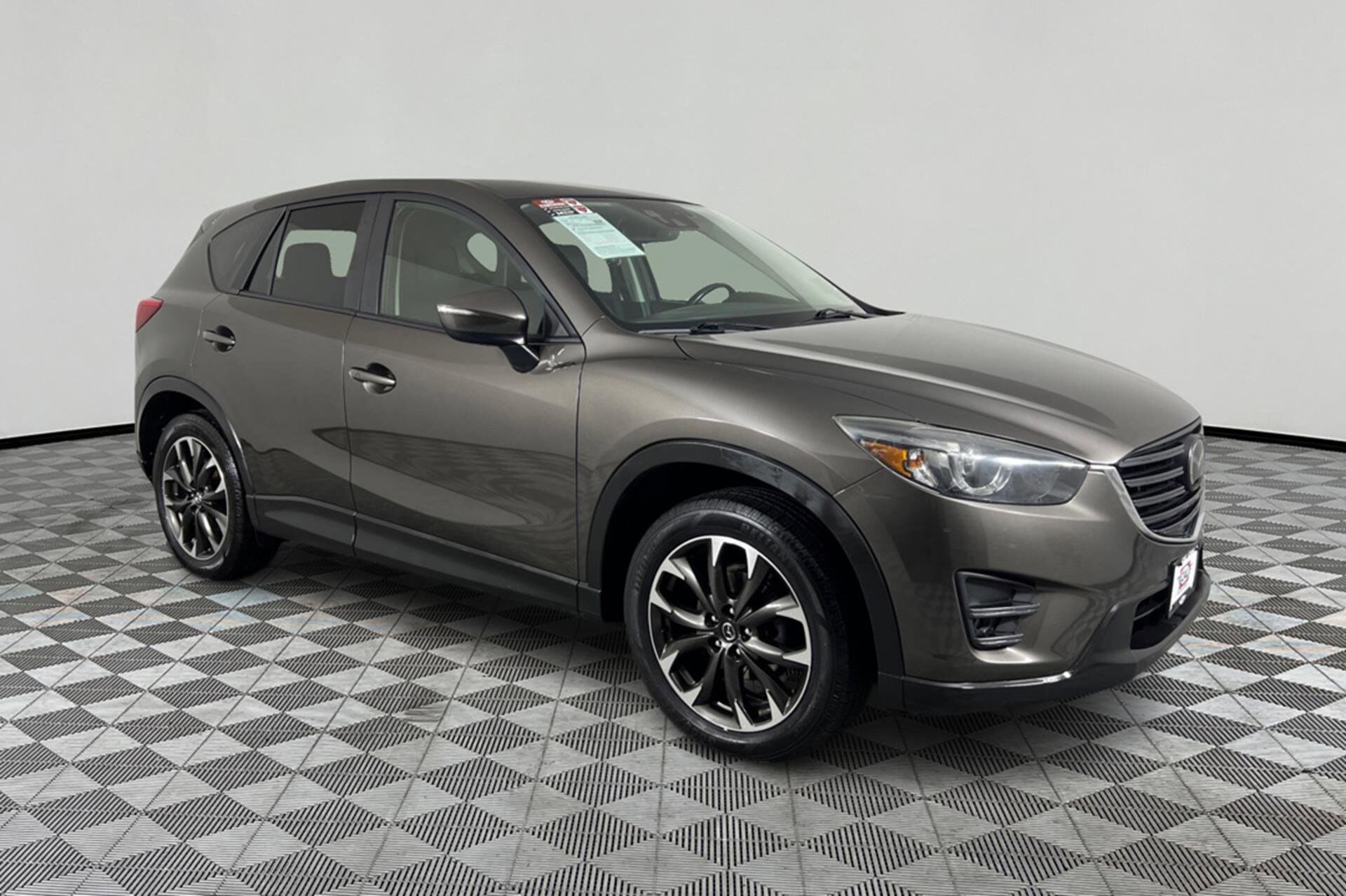 2016 Mazda CX-5 Grand Touring photo 3