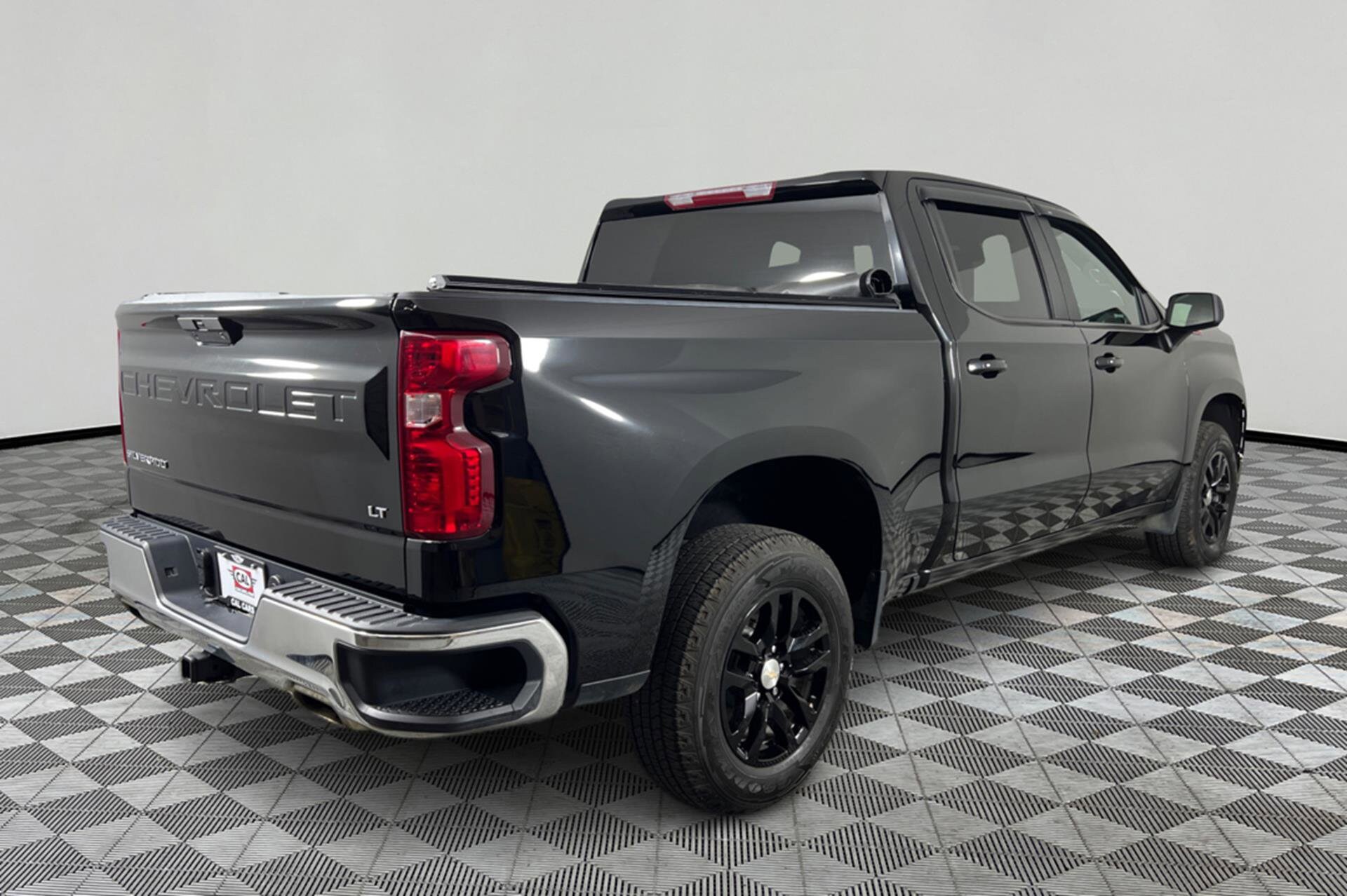 2019 Chevrolet Silverado 1500 LT photo 3