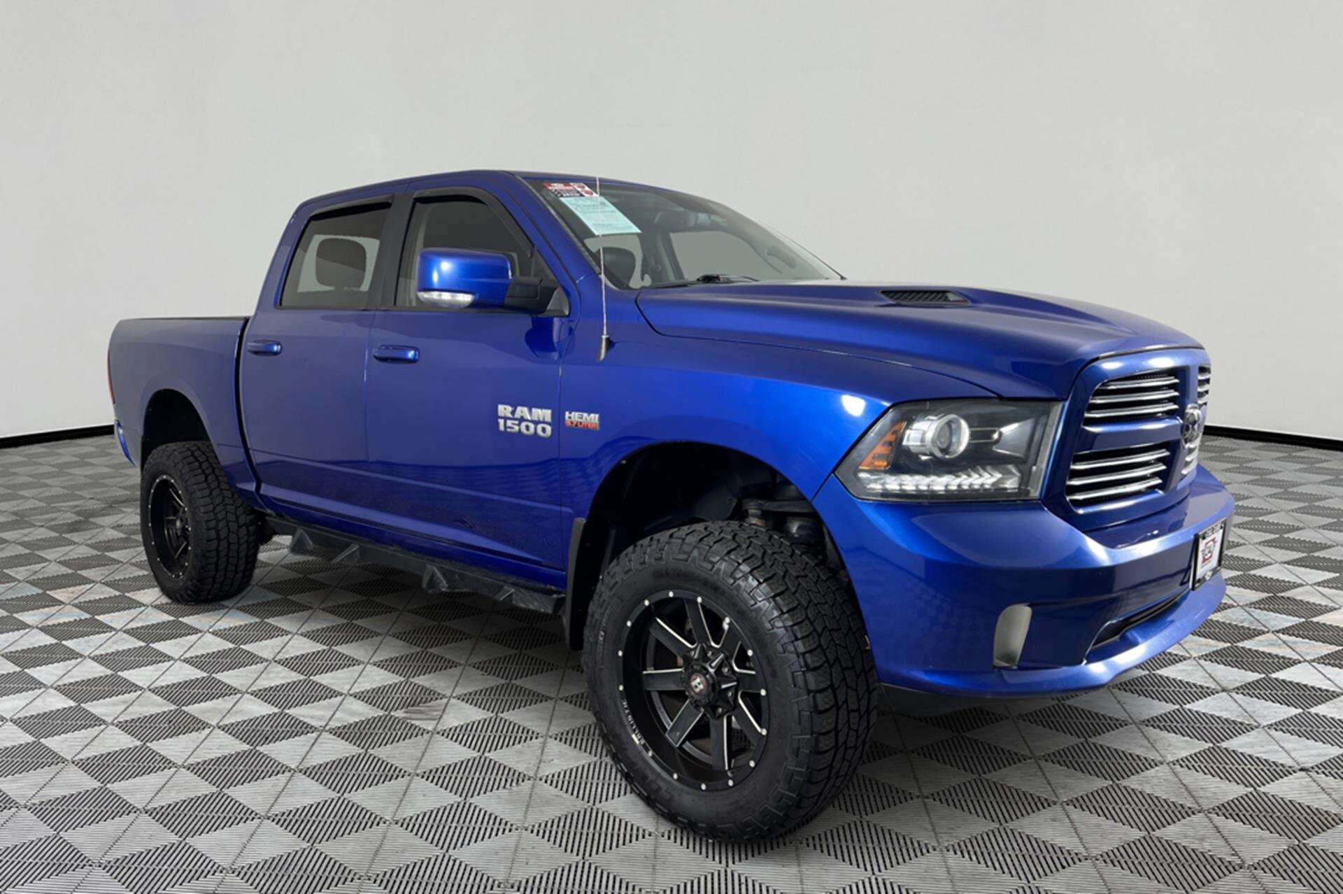 2017 Ram 1500 Sport photo 3