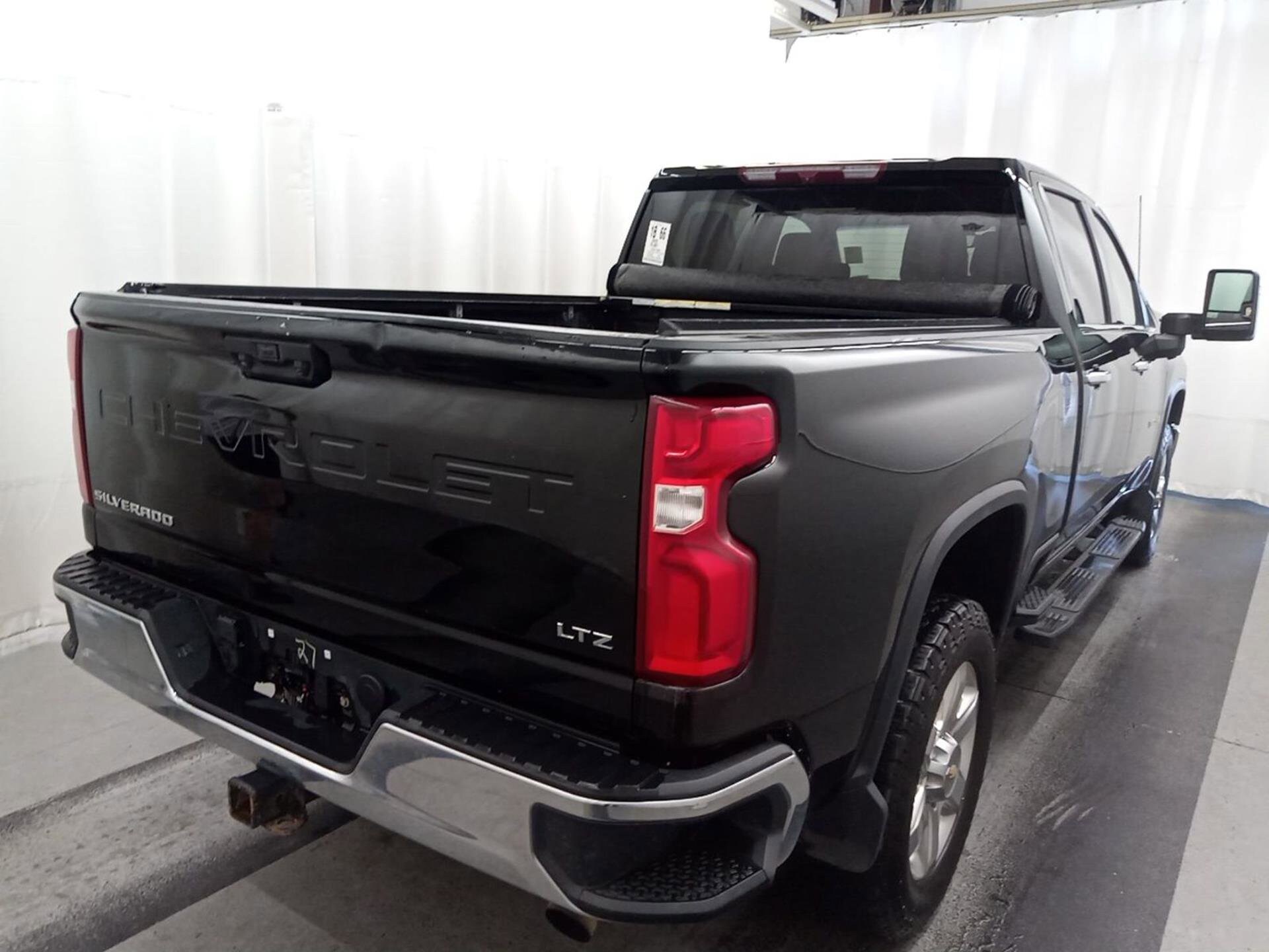 2022 Chevrolet Silverado 3500HD LTZ photo 3