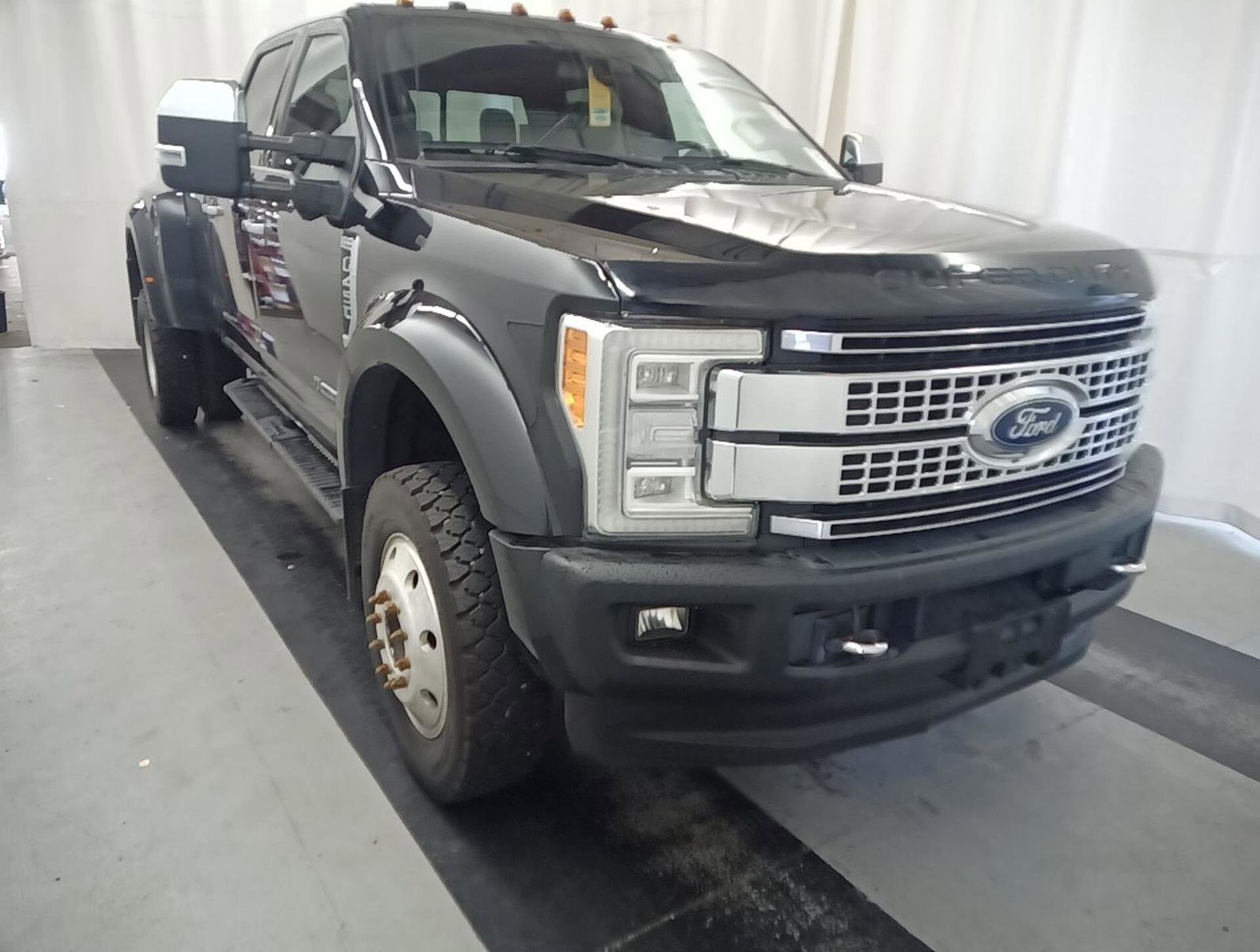2017 Ford F-450 Platinum photo 2