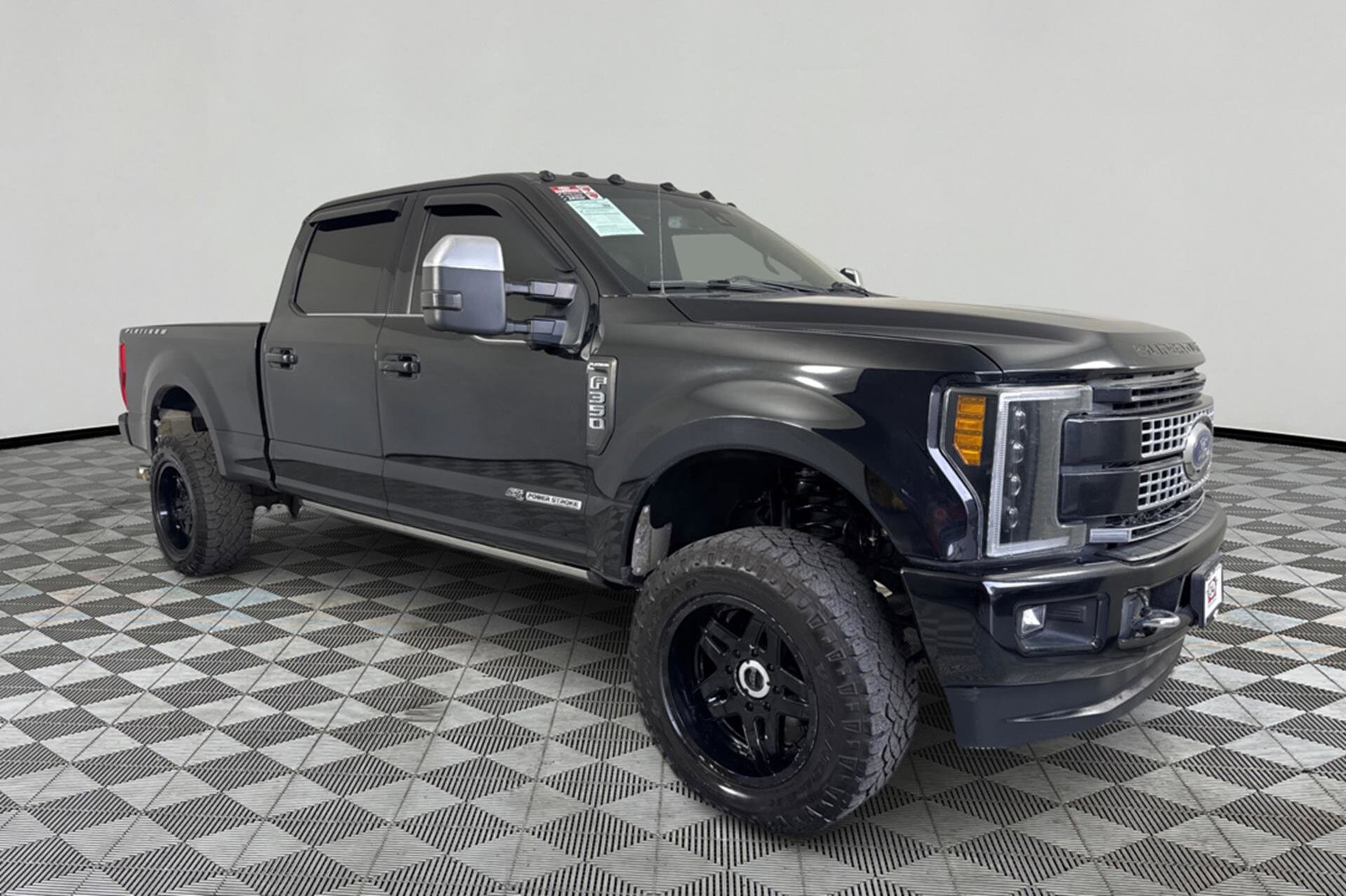2018 Ford F-350 Platinum photo 3