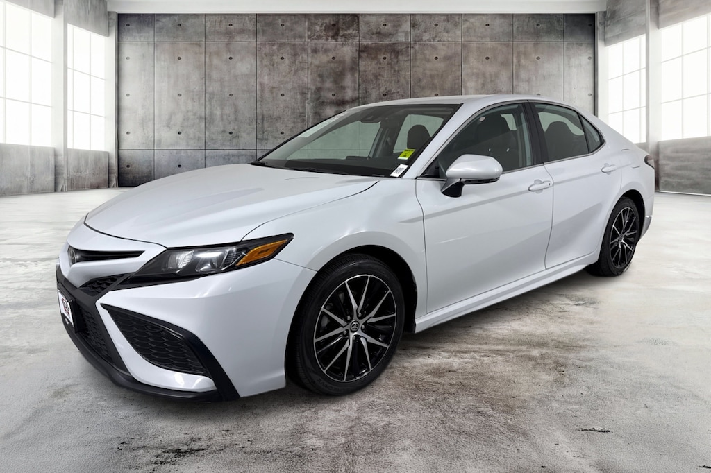 Used 2024 Toyota Camry SE Sedan
