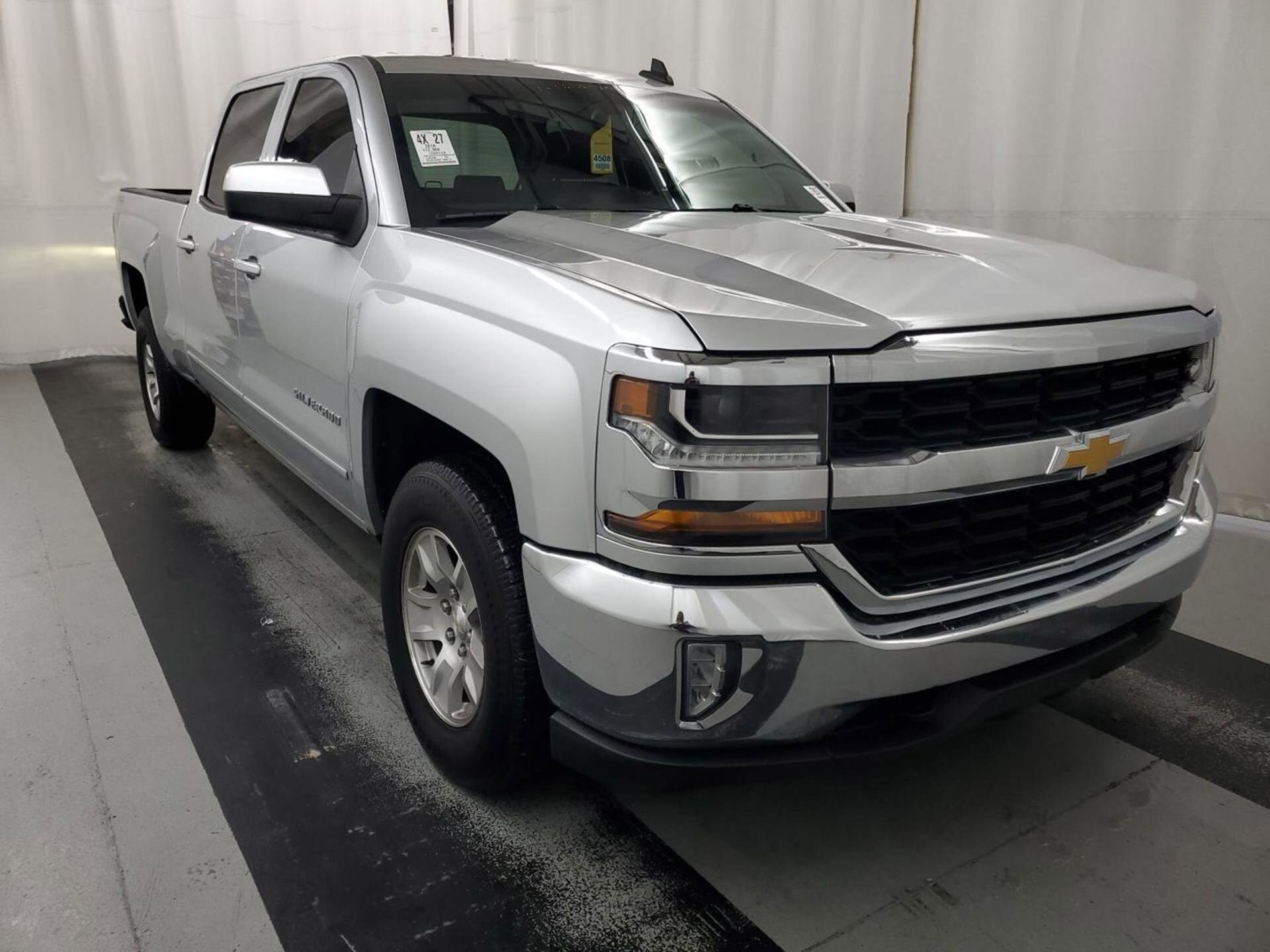 2018 Chevrolet Silverado 1500 photo 2