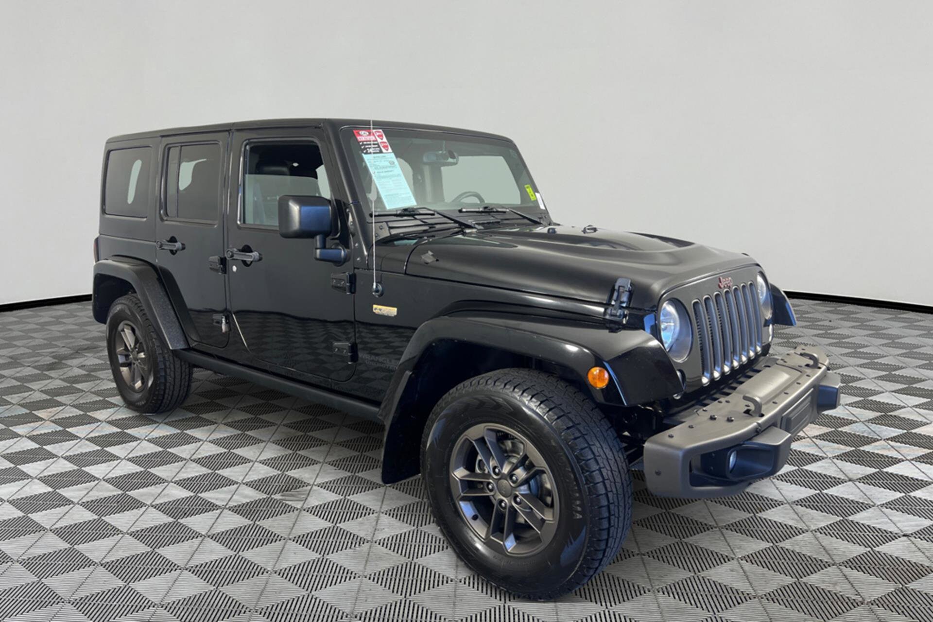 2017 Jeep Wrangler Unlimited Sahara photo 3