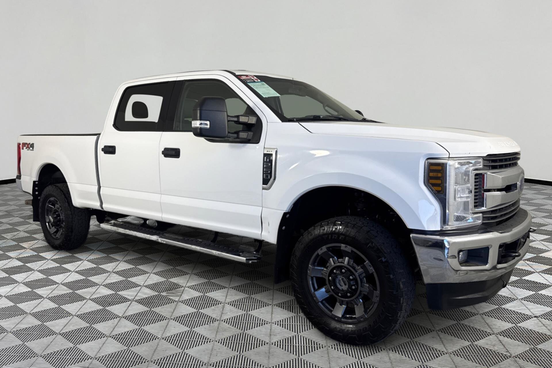 2019 Ford F-250 XLT photo 3