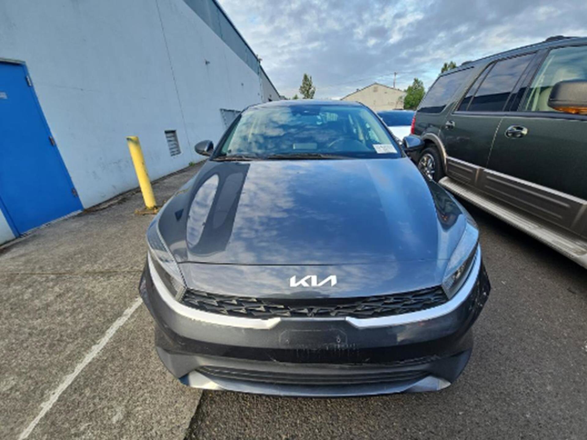 2022 Kia Forte LXS photo 2