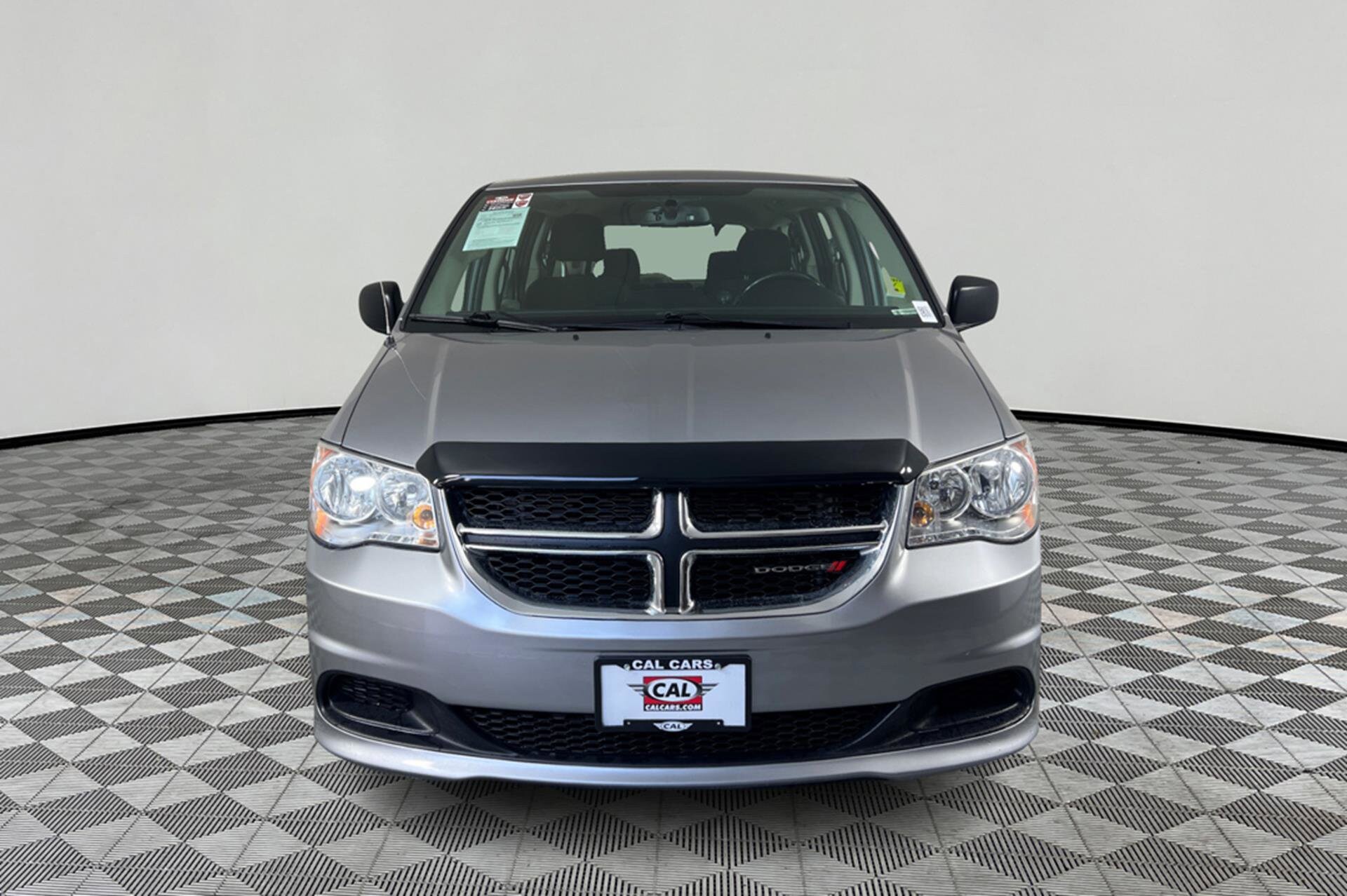 2016 Dodge Grand Caravan SE photo 2