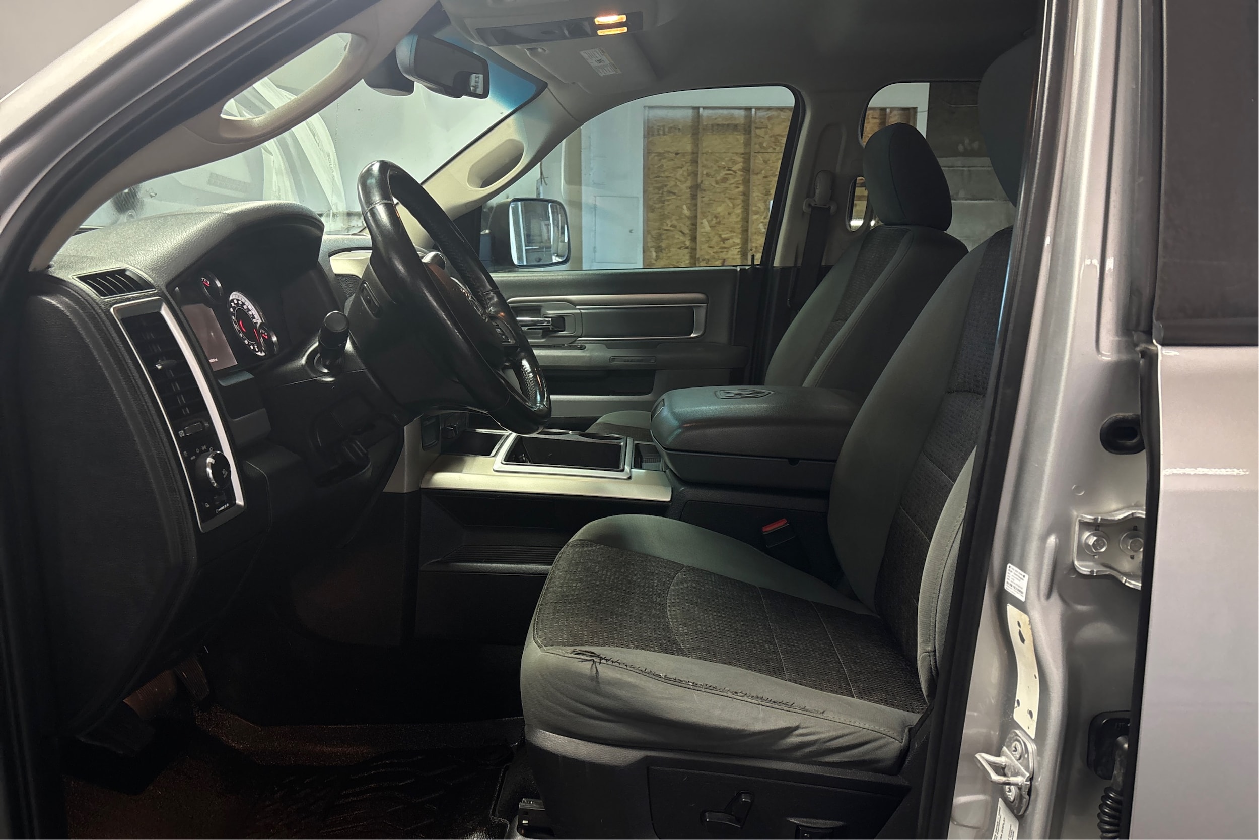 2015 RAM 2500 Big Horn/Lone Star 4X4 Crew Cab SWB's photo