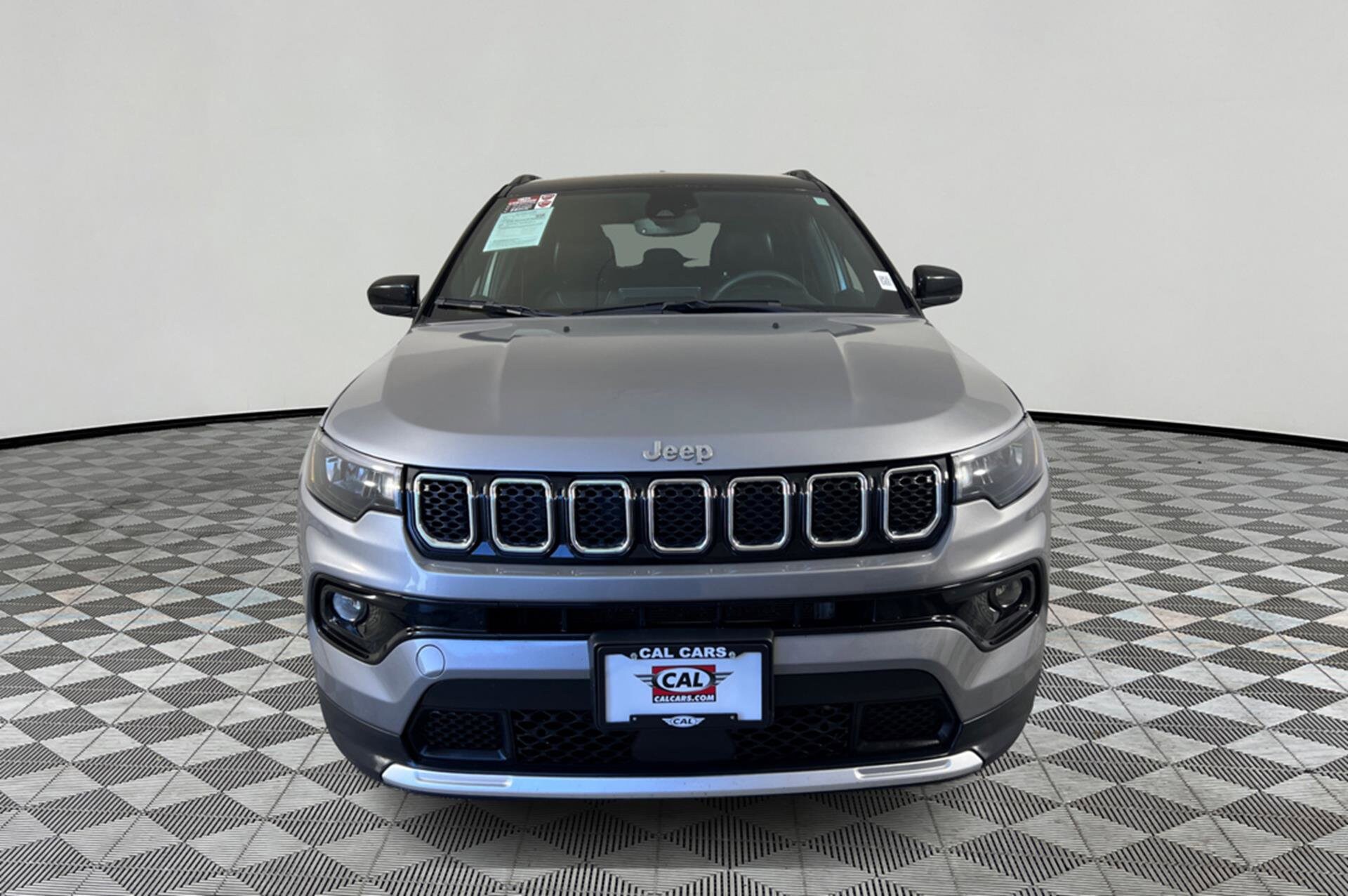 2023 Jeep Compass Limited photo 2
