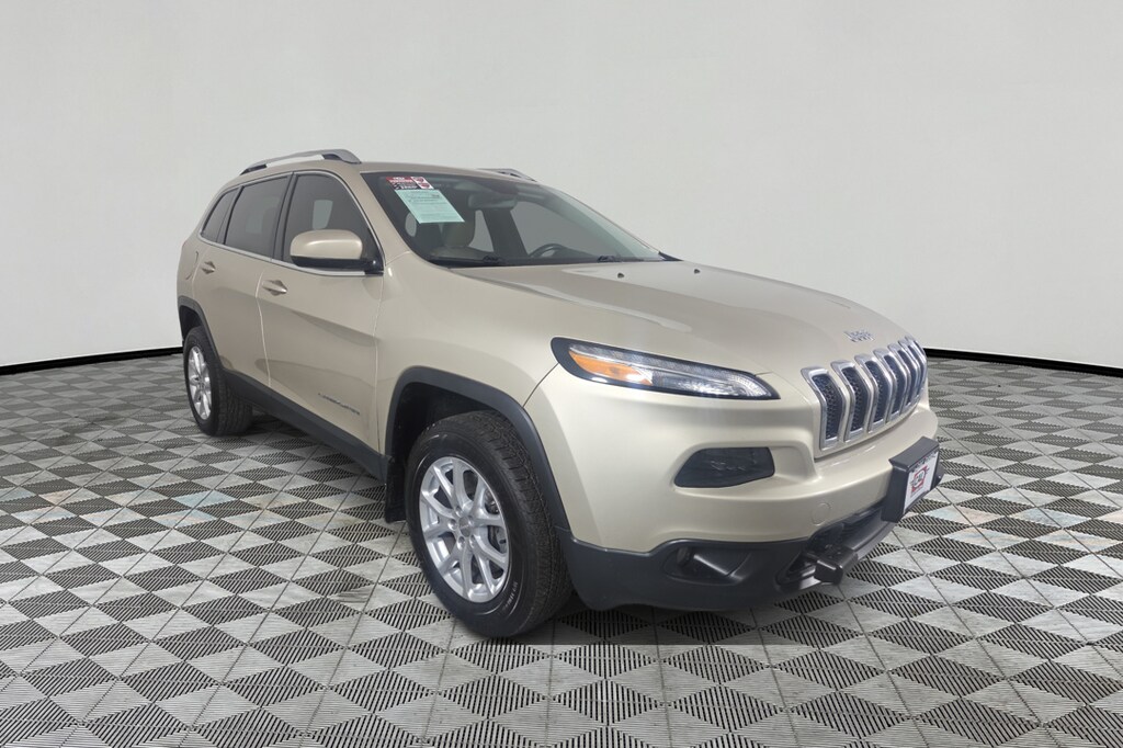Used 2015 Jeep Cherokee Latitude 4x4 SUV