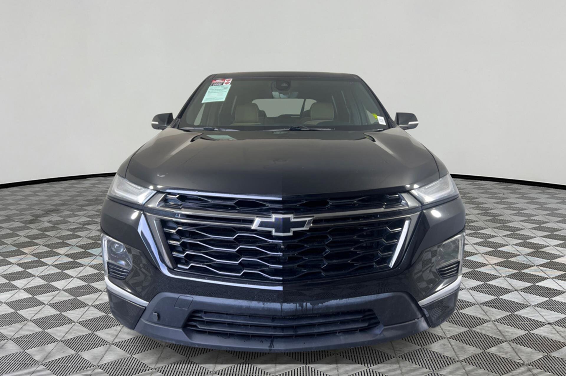 2022 Chevrolet Traverse Premier photo 2