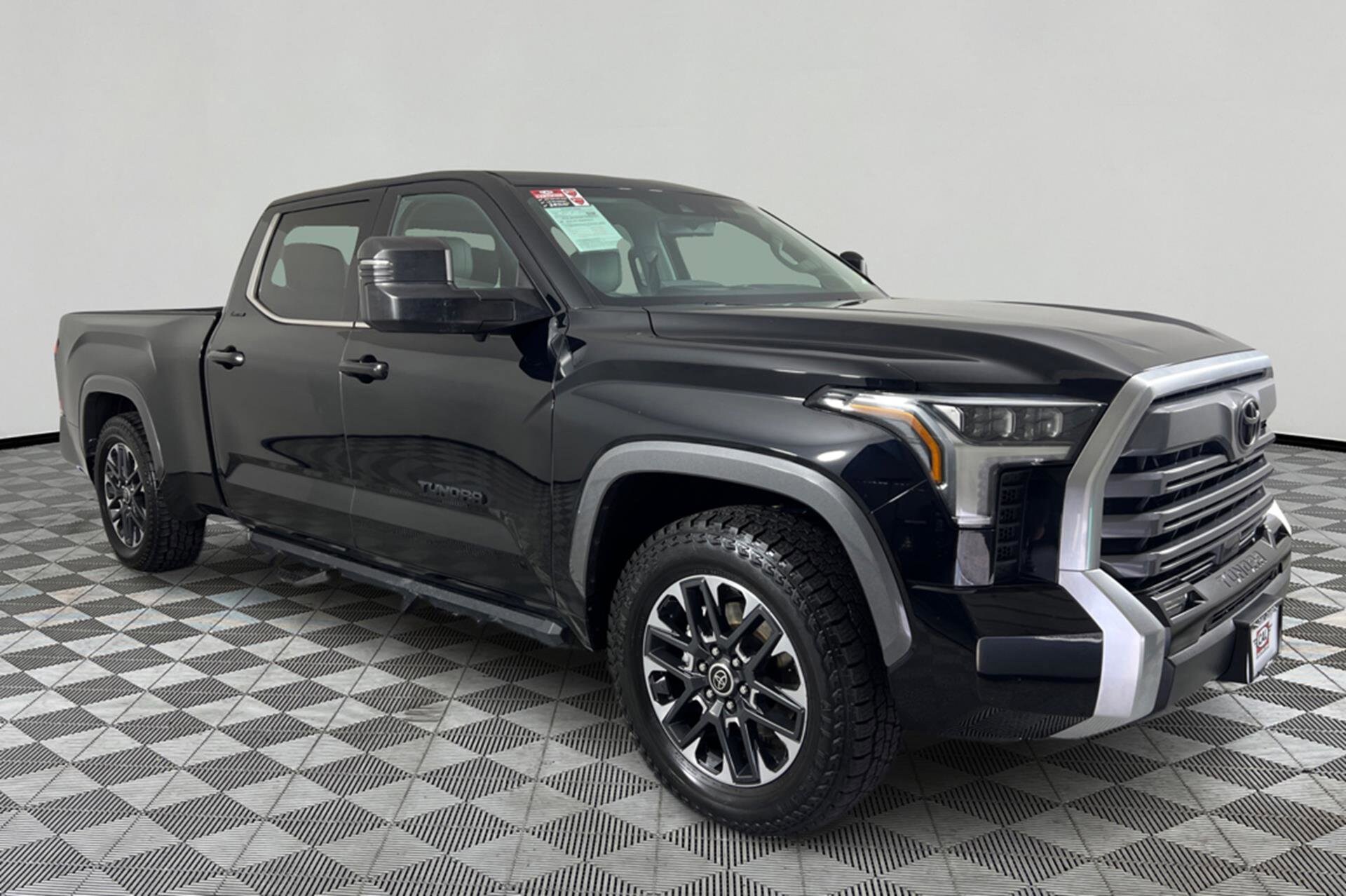 2023 Toyota Tundra Limited photo 3