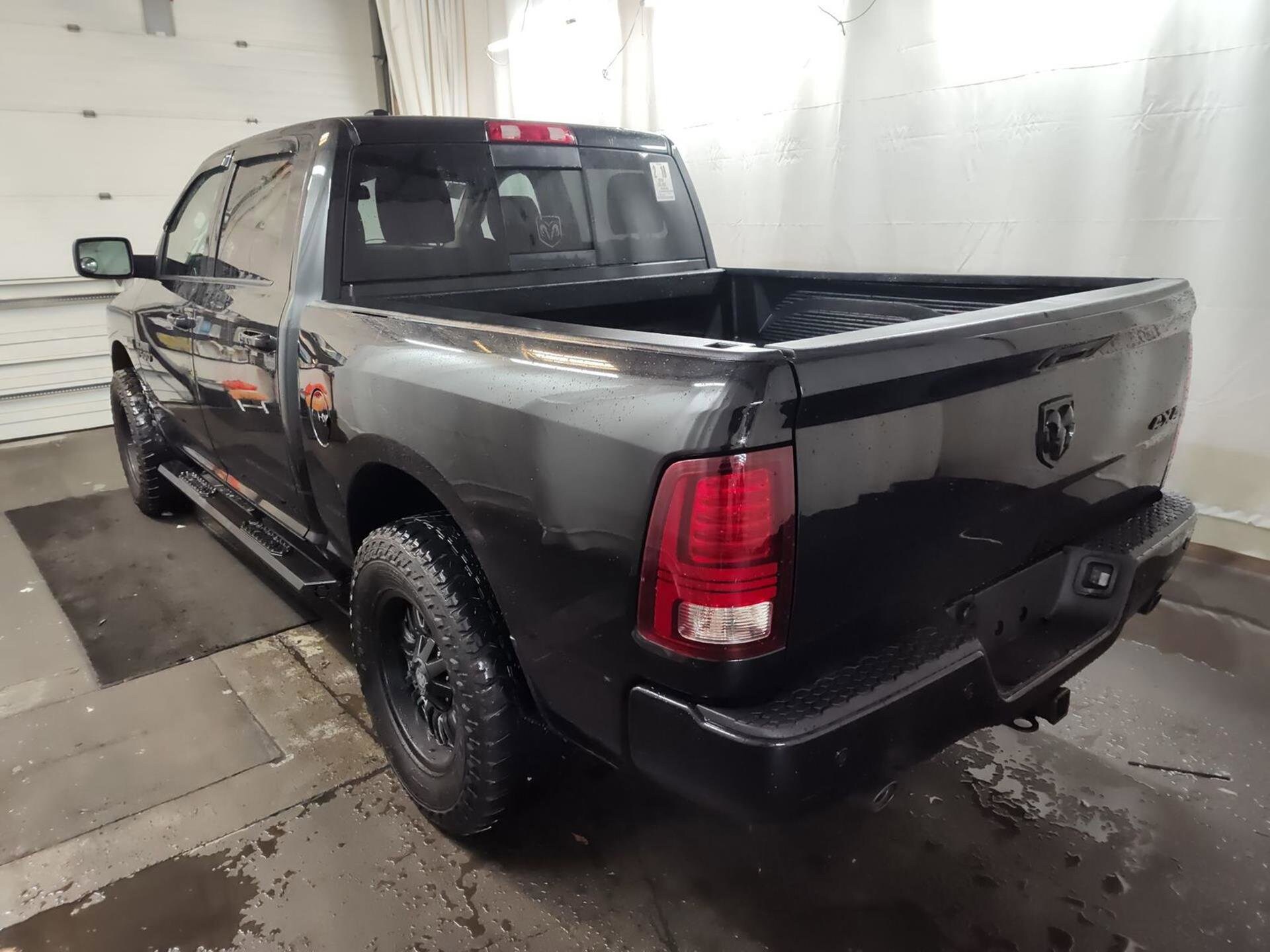 2016 Ram 1500 Sport photo 2