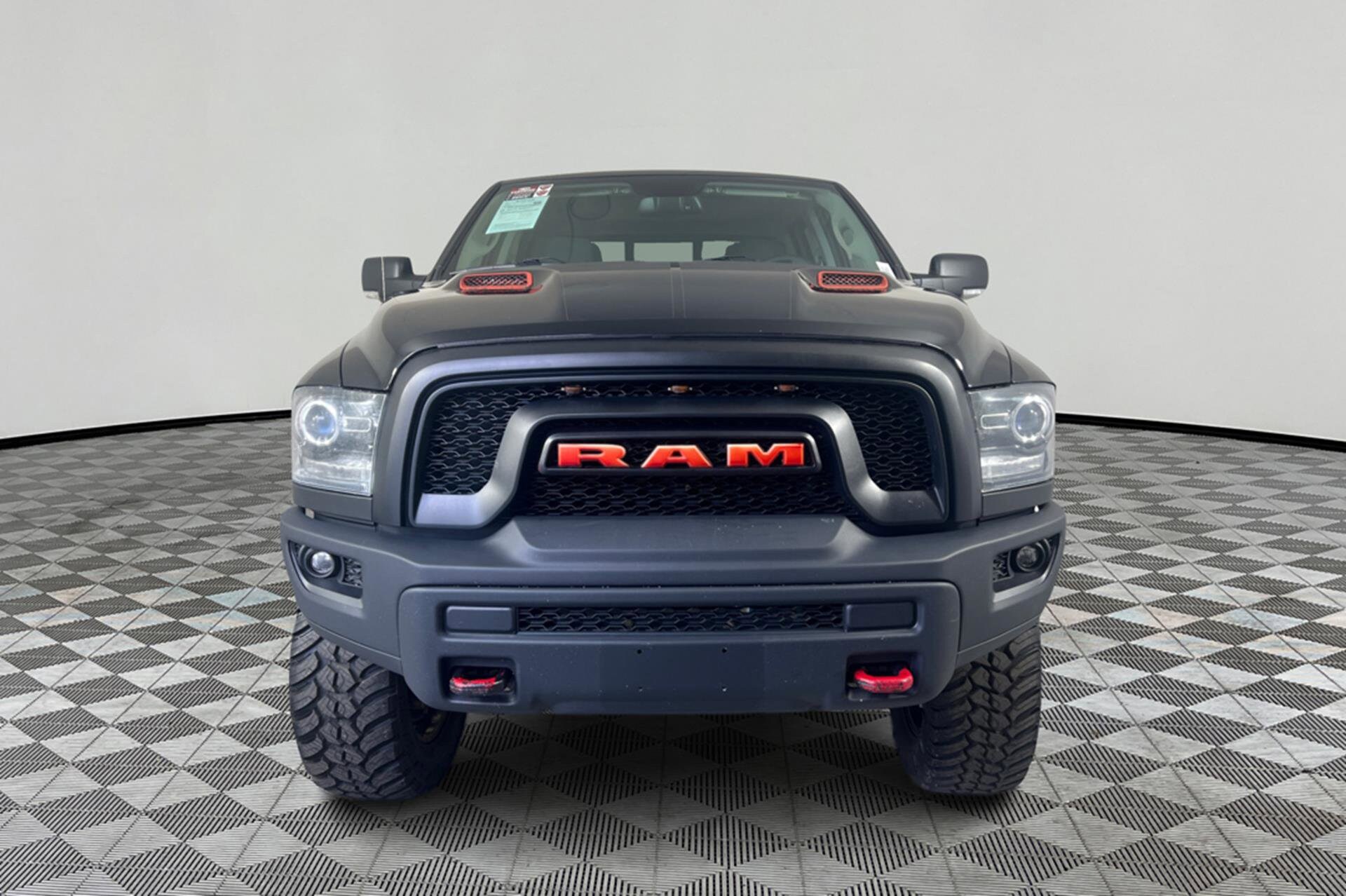 2020 Ram 1500 Classic SLT photo 2