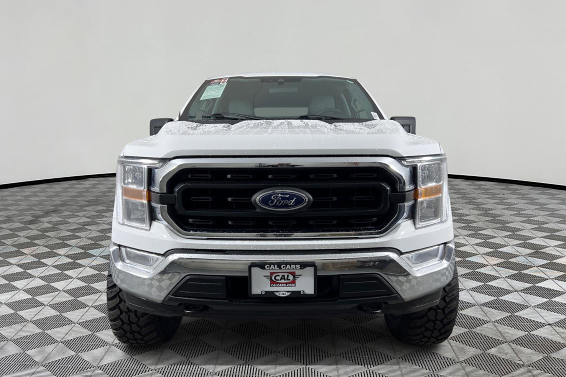 2021 Ford F-150 XLT photo 2