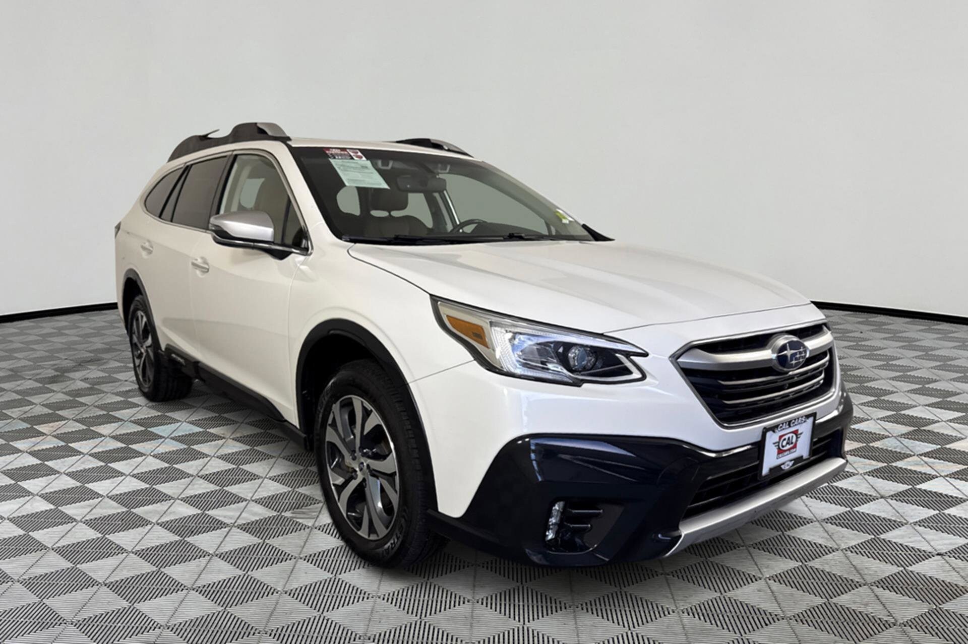 2021 Subaru Outback Touring XT photo 3