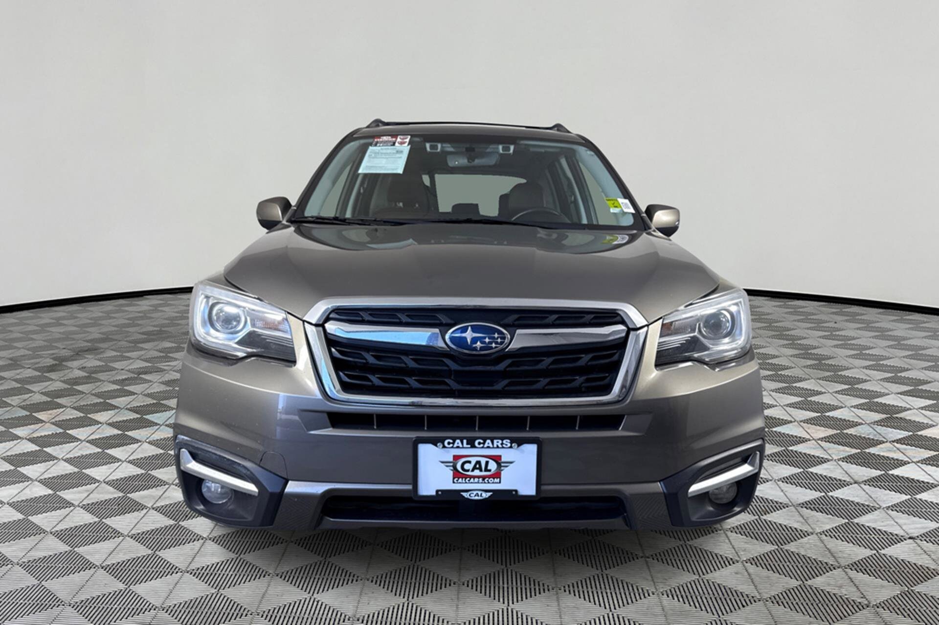 2017 Subaru Forester 2.5i Touring photo 2
