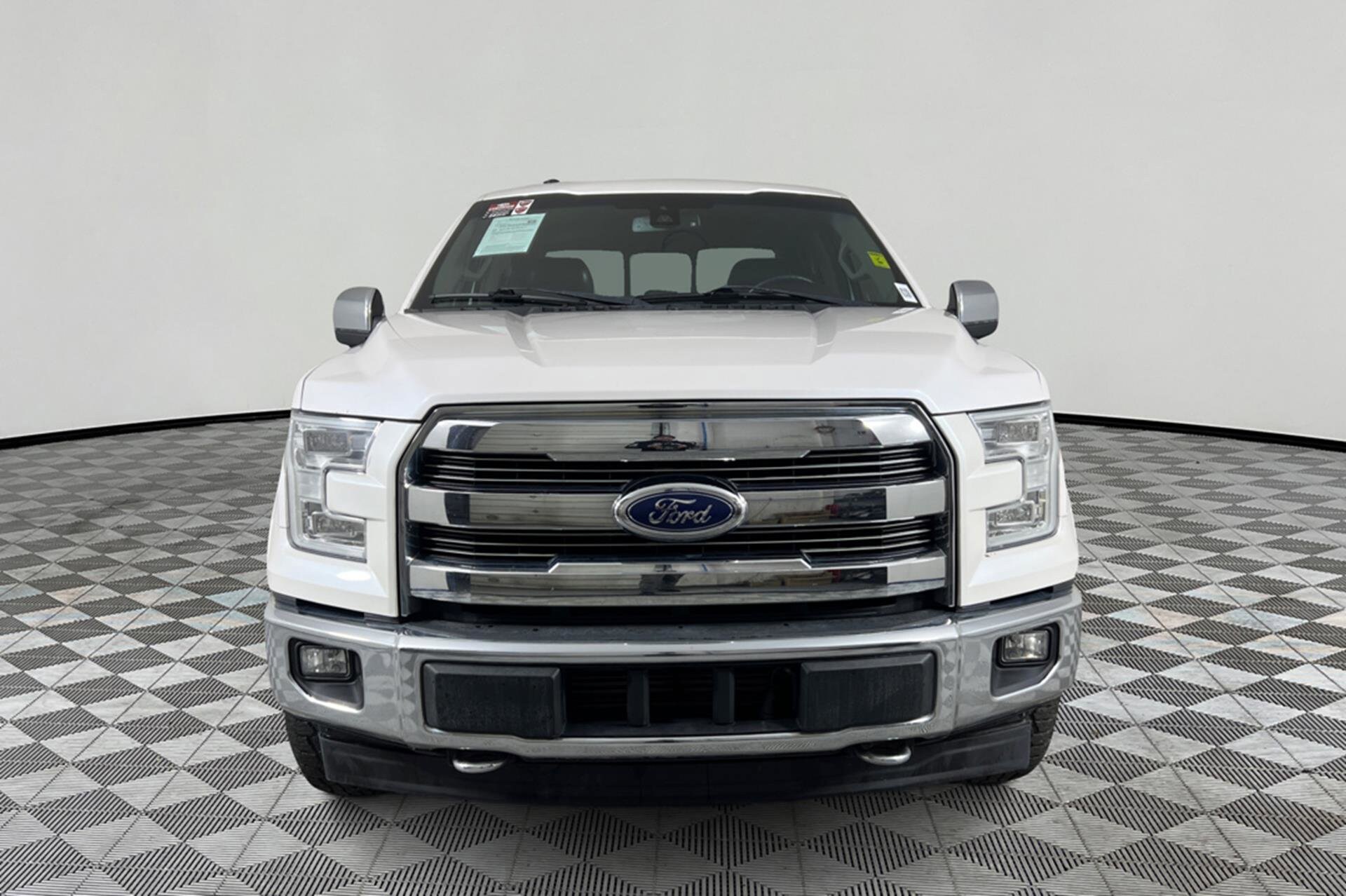 2017 Ford F-150 Lariat photo 2