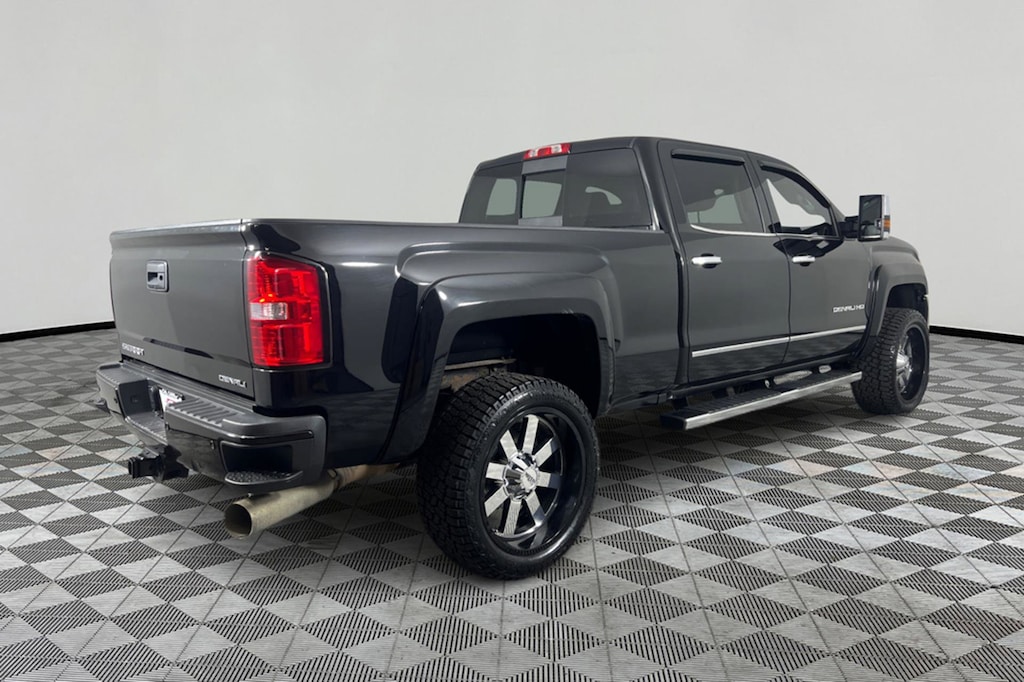 Used 2017 GMC Sierra 3500HD Denali Truck Crew Cab