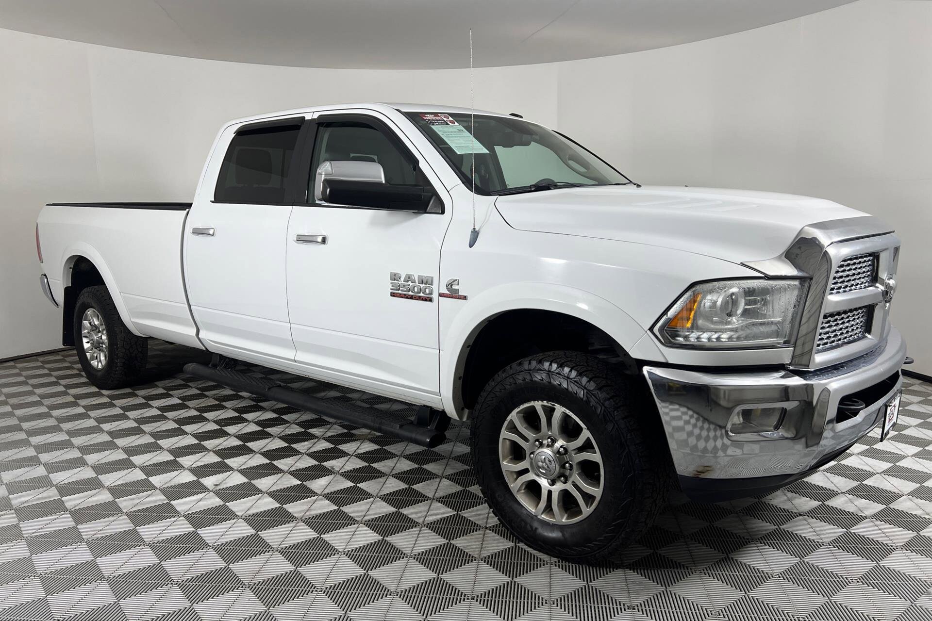 2013 Ram 3500 Laramie photo 3