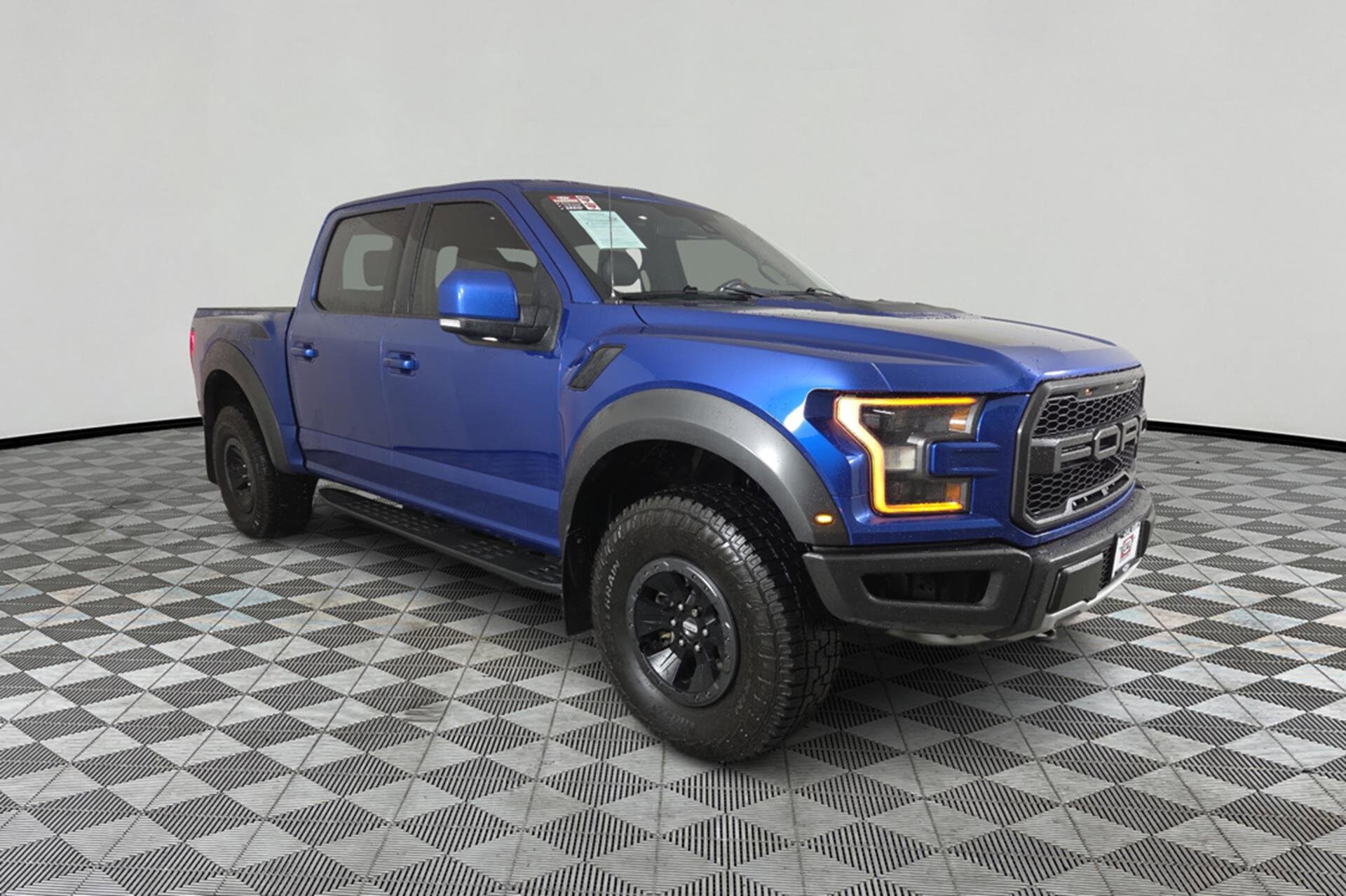 2018 Ford F-150 Raptor photo 2