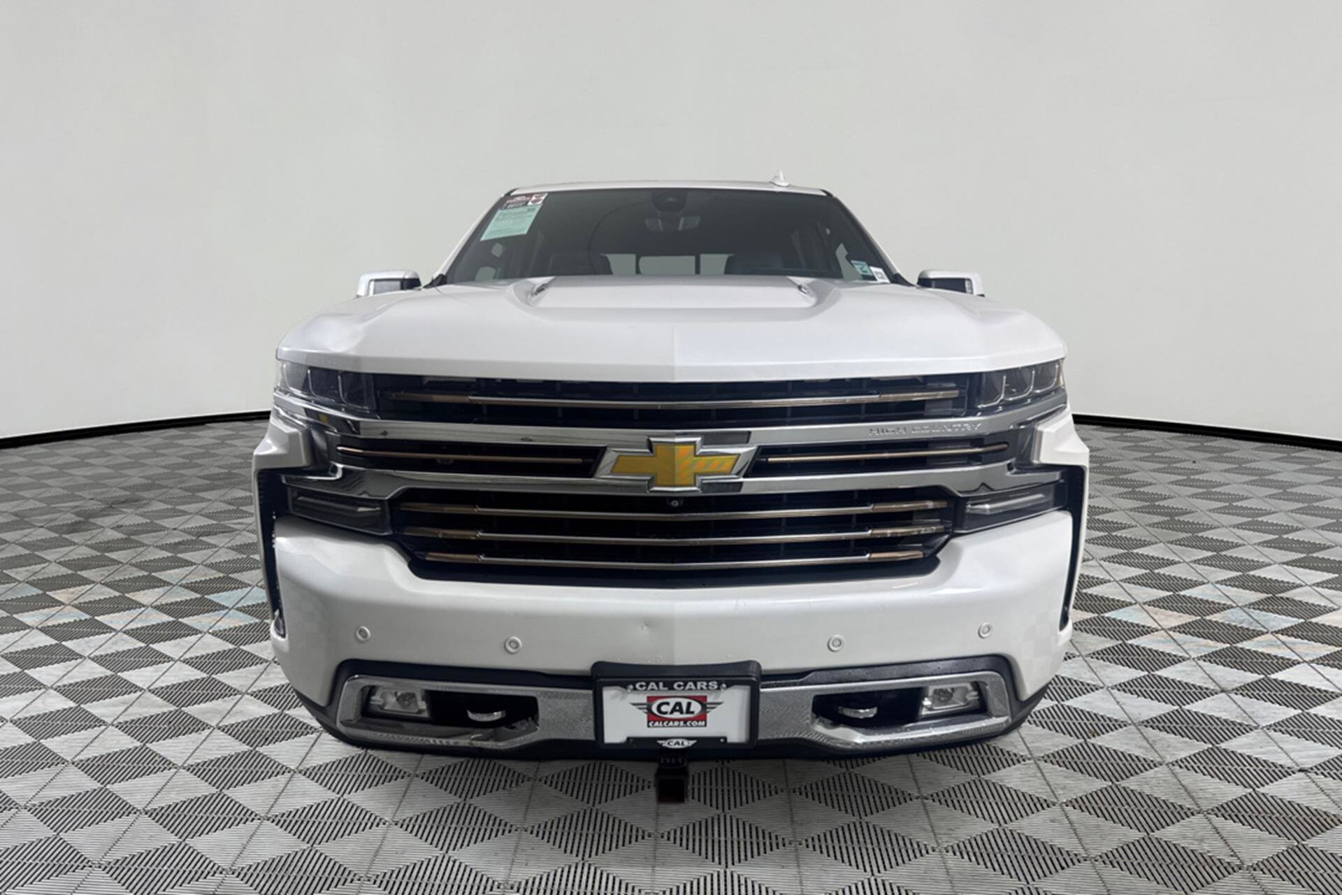 2019 Chevrolet Silverado 1500 High Country photo 2