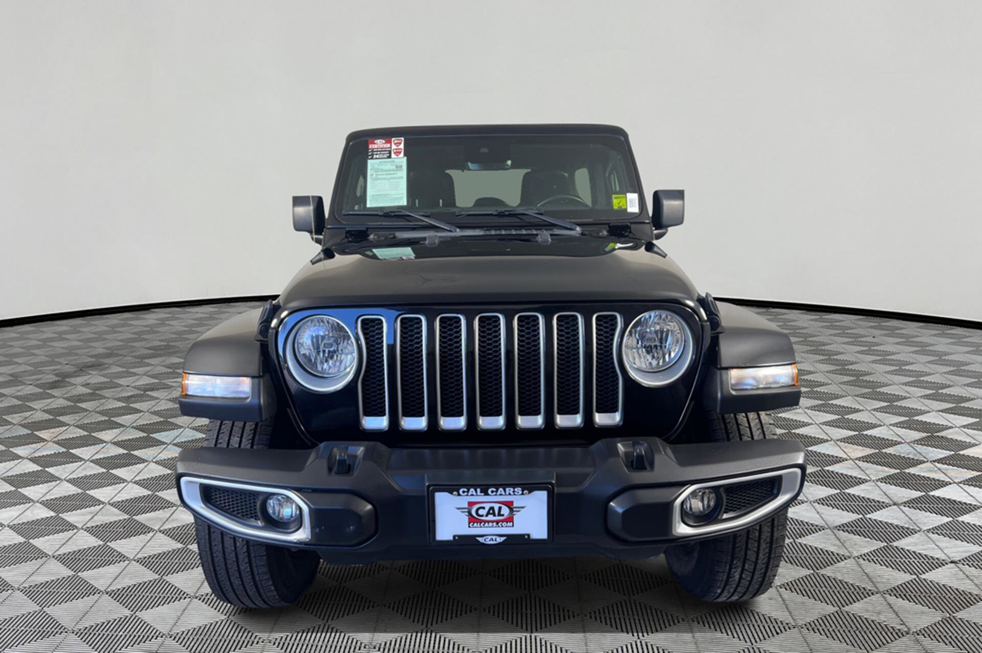 2021 Jeep Wrangler Unlimited Sahara photo 2