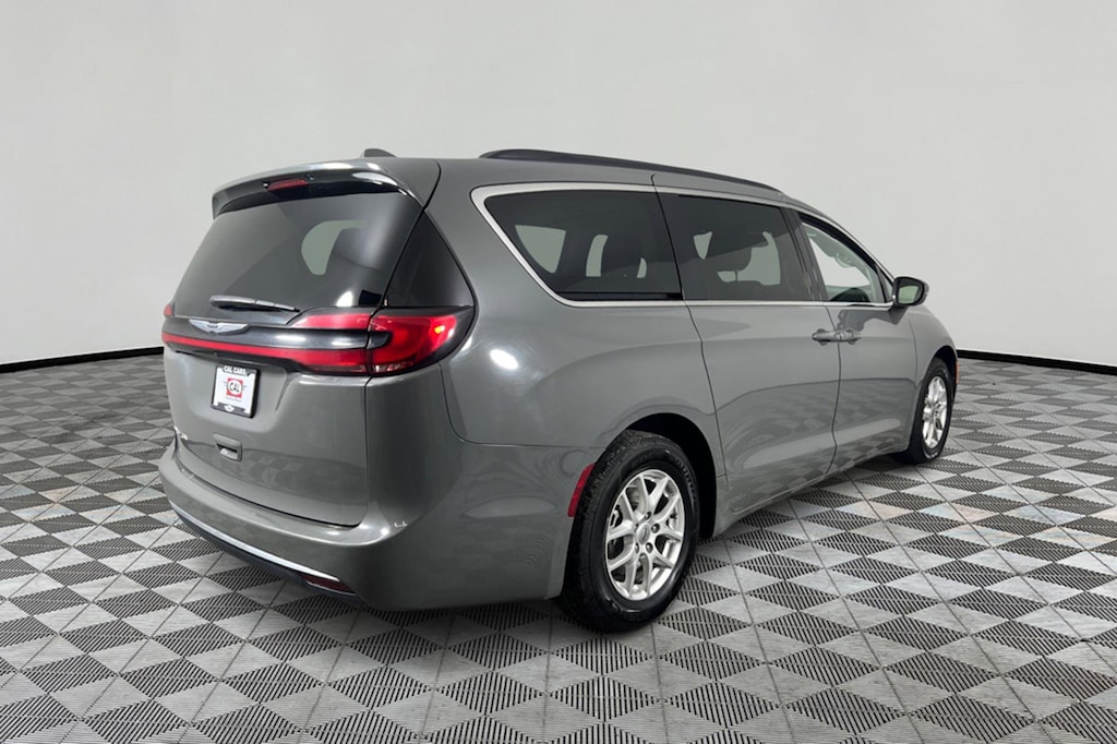 Used 2022 Chrysler Pacifica Touring L Van Passenger Van
