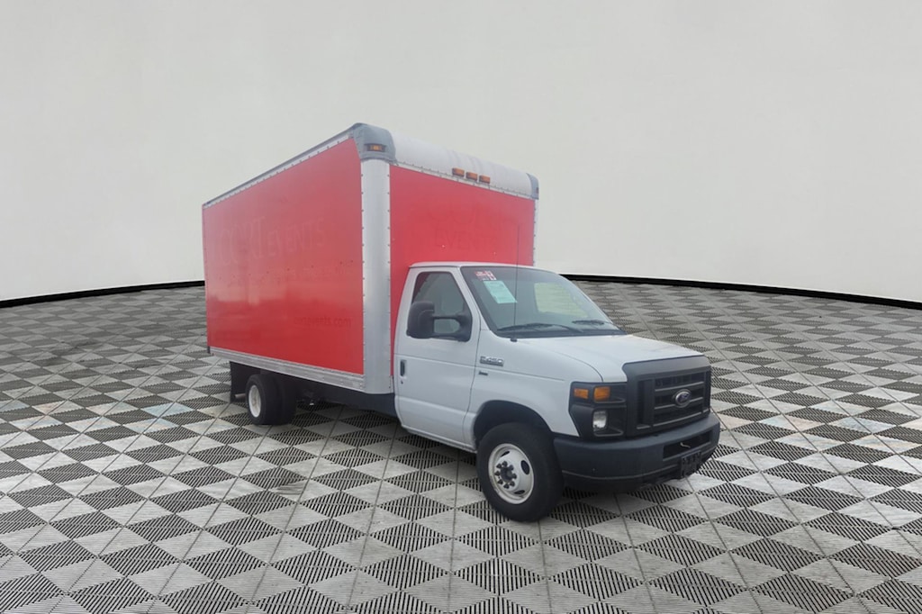 Used 2016 Ford E-450 Cutaway Base Truck