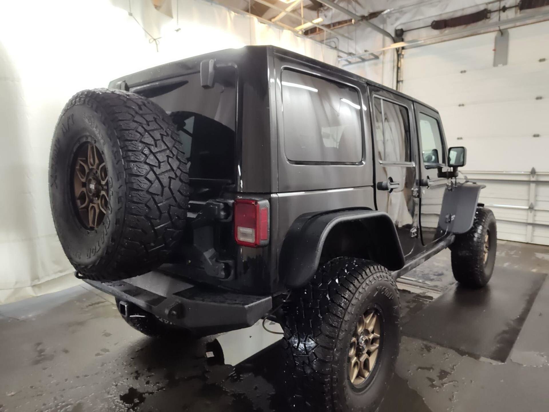 2012 Jeep Wrangler Unlimited Rubicon photo 3