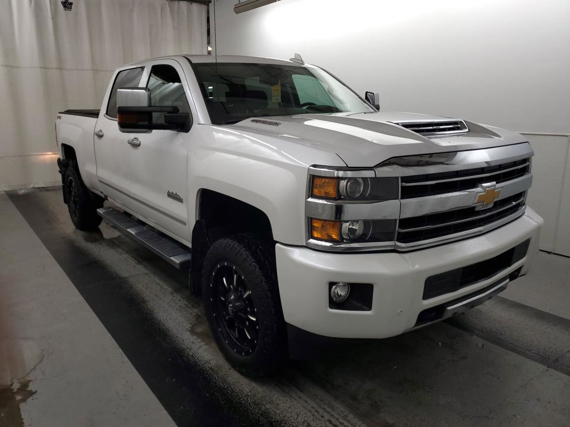 2019 Chevrolet Silverado 2500HD High Country photo 2