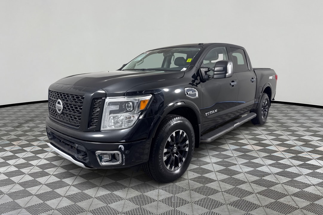 2017 Nissan Titan PRO-4X 4X4 Crew Cab's photo