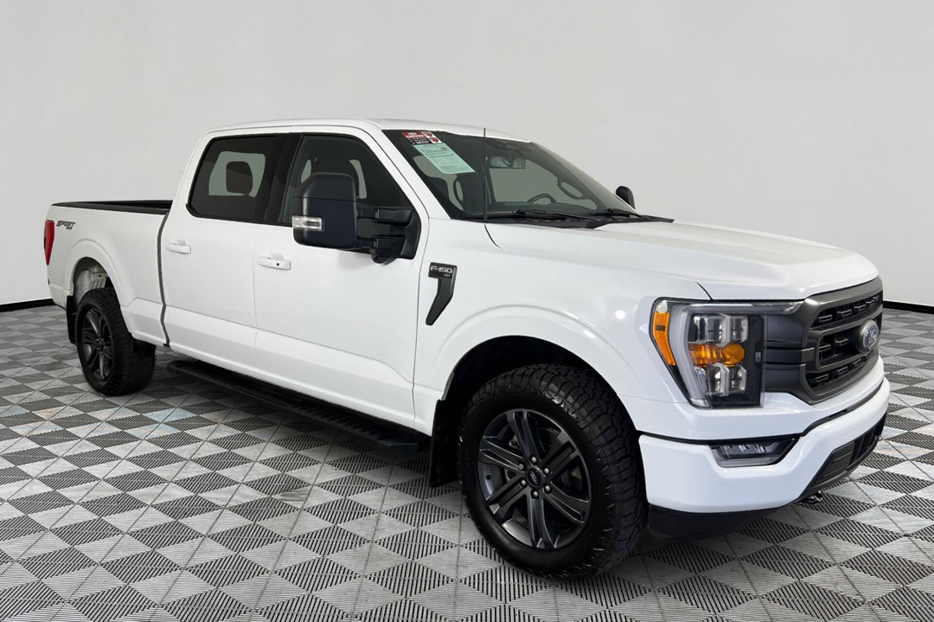 2023 Ford F-150 XLT photo 3