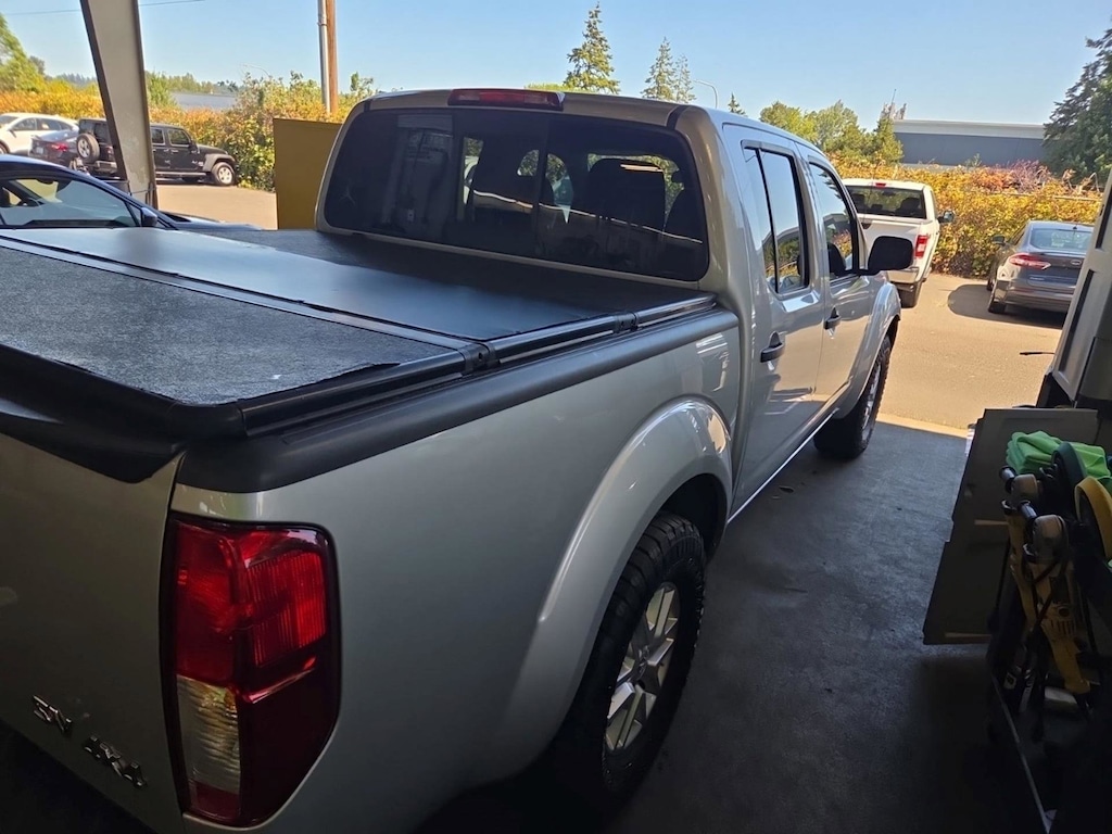 Used 2016 Nissan Frontier SV Truck Crew Cab