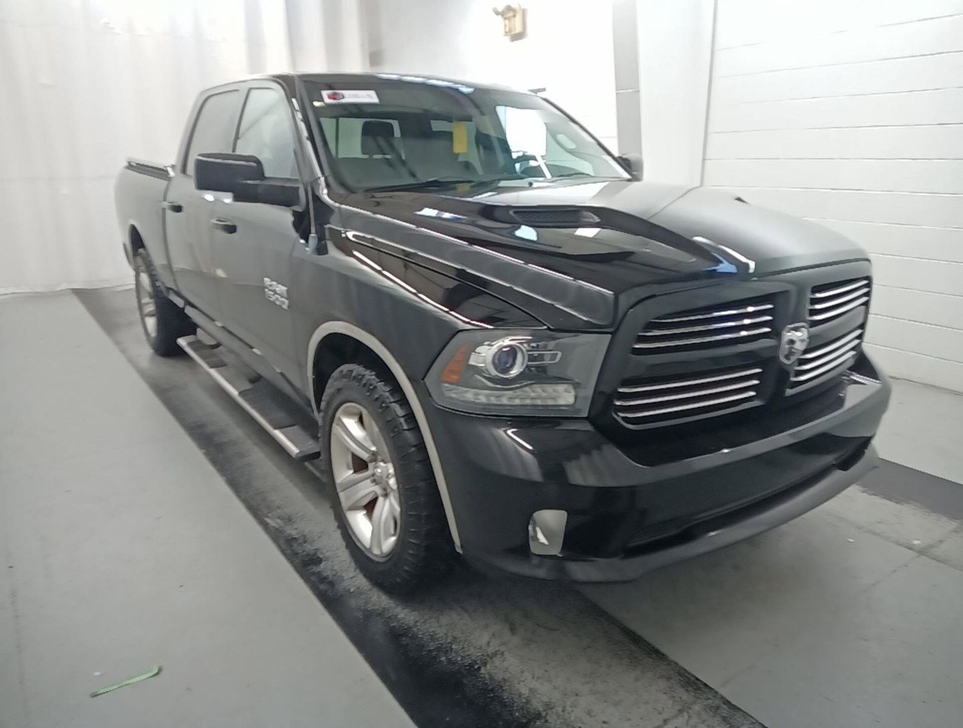 2014 Ram 1500 Sport photo 2
