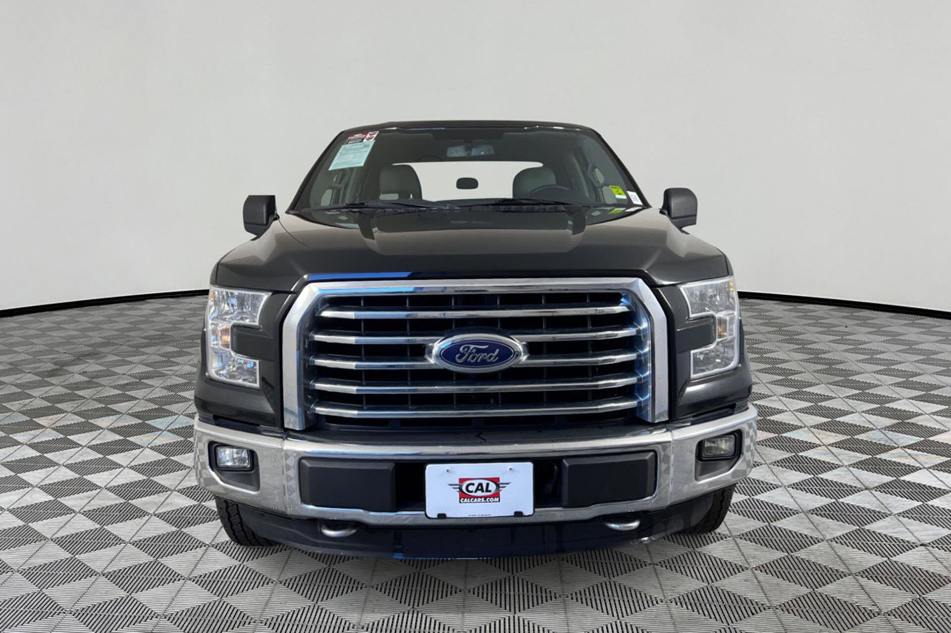 2015 Ford F-150 XLT photo 2