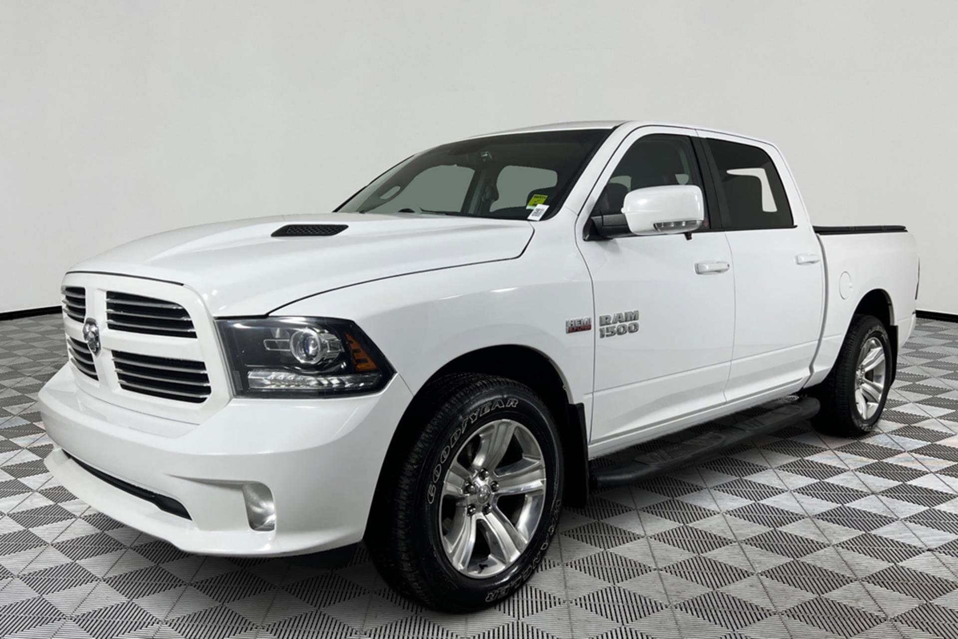 2015 RAM Ram 1500 Pickup Sport